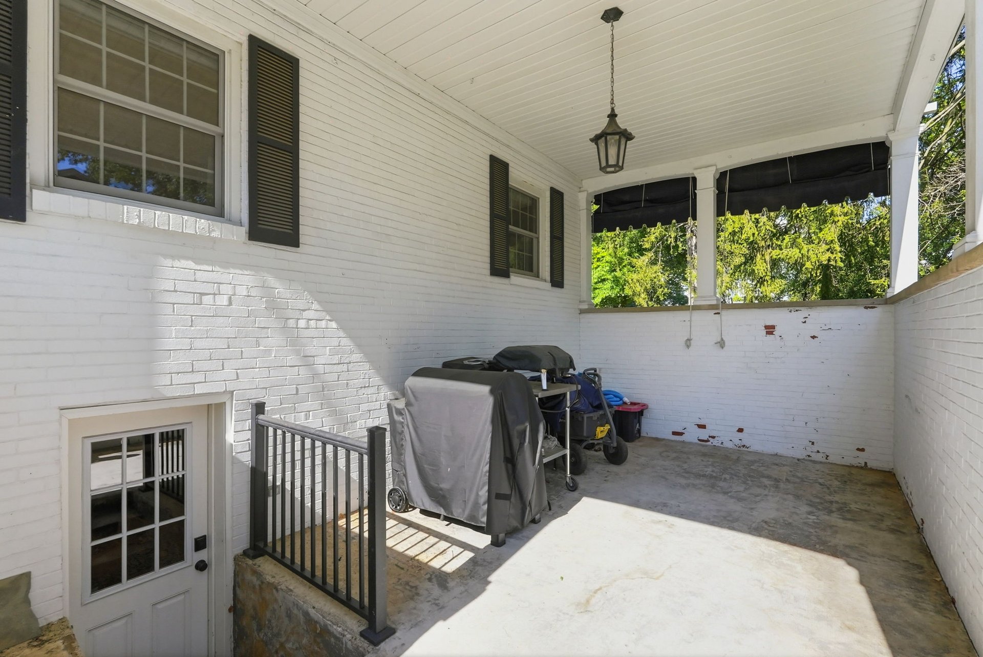 3108 Hillcrest Road