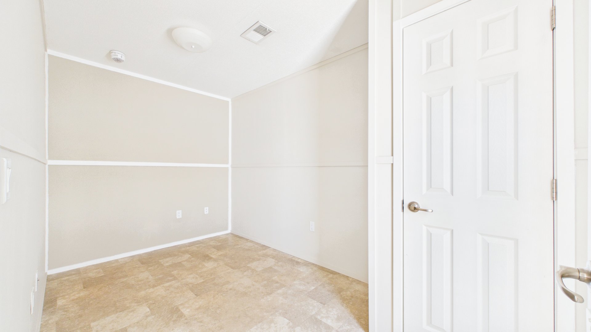 122 W C St