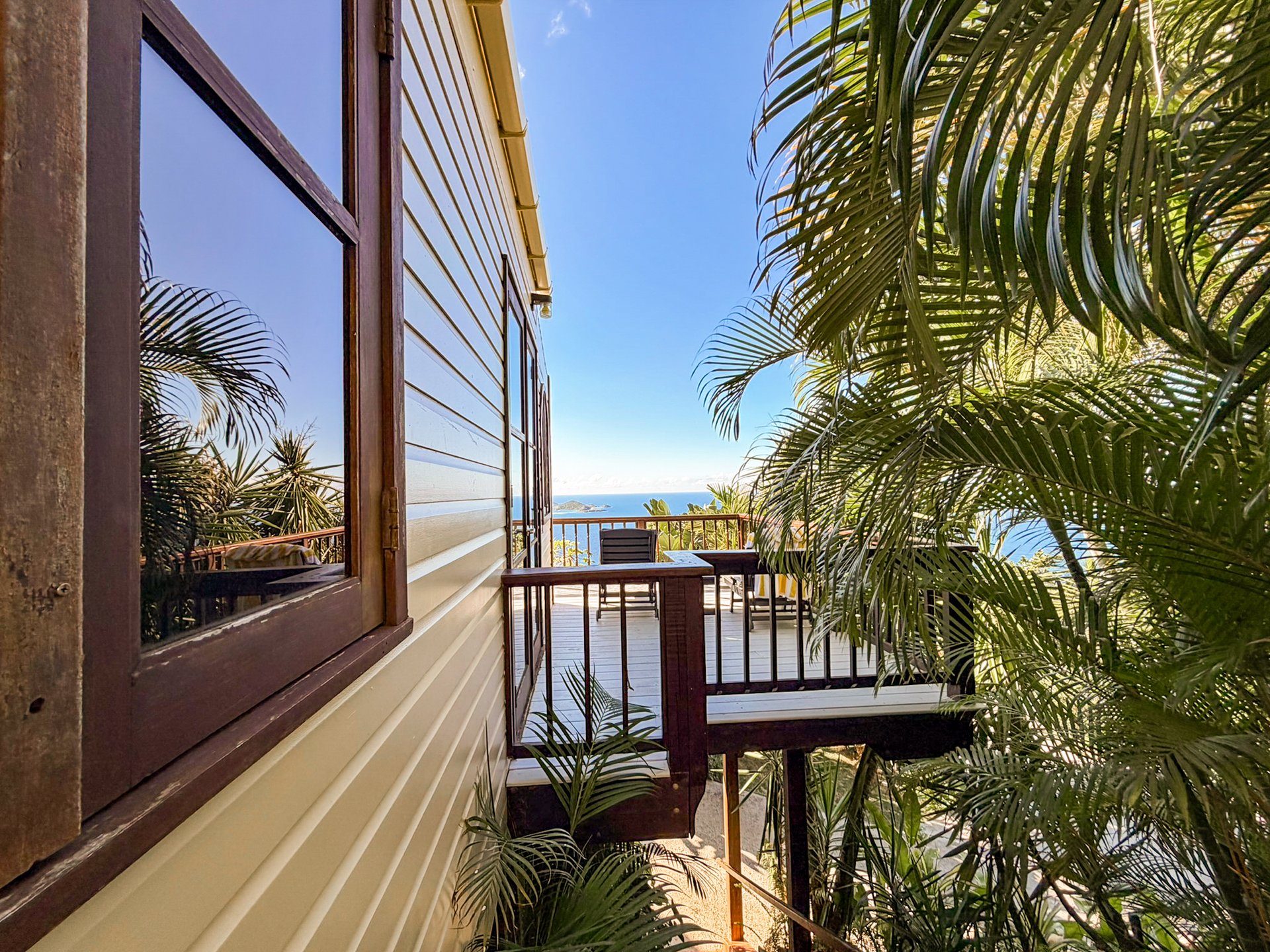 1105 Villa Botanica