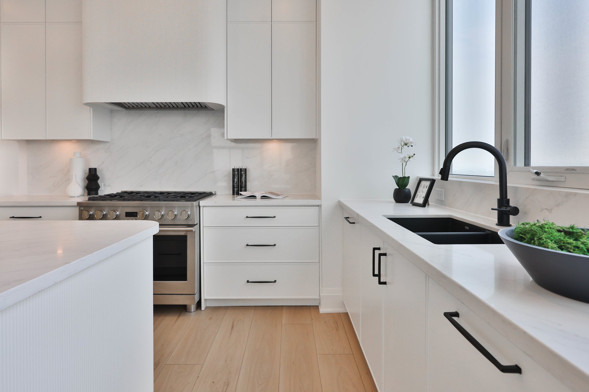 2201-2007 JAMES Street, Burlington