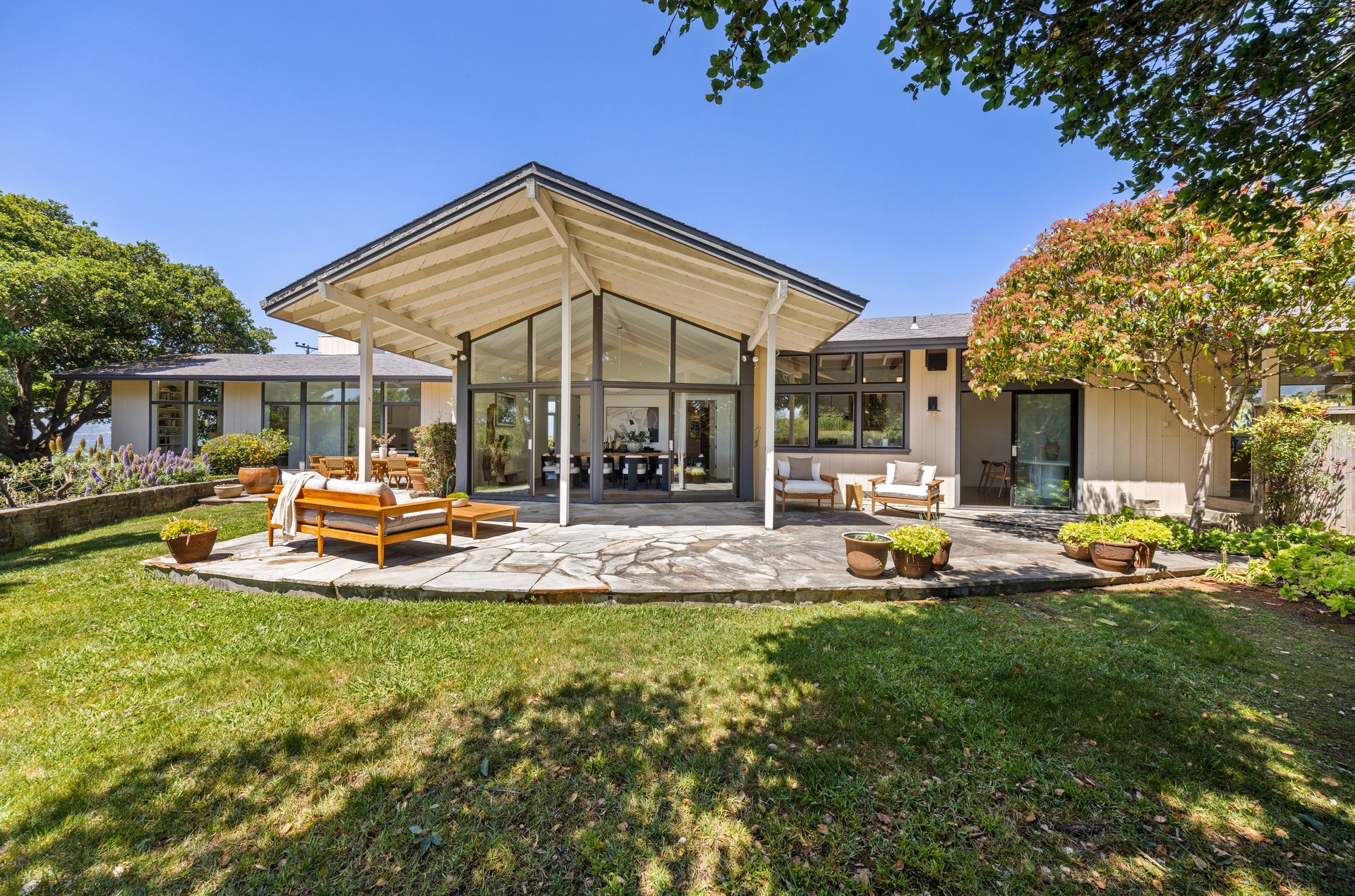 Rare 1+ Acre Dream Site