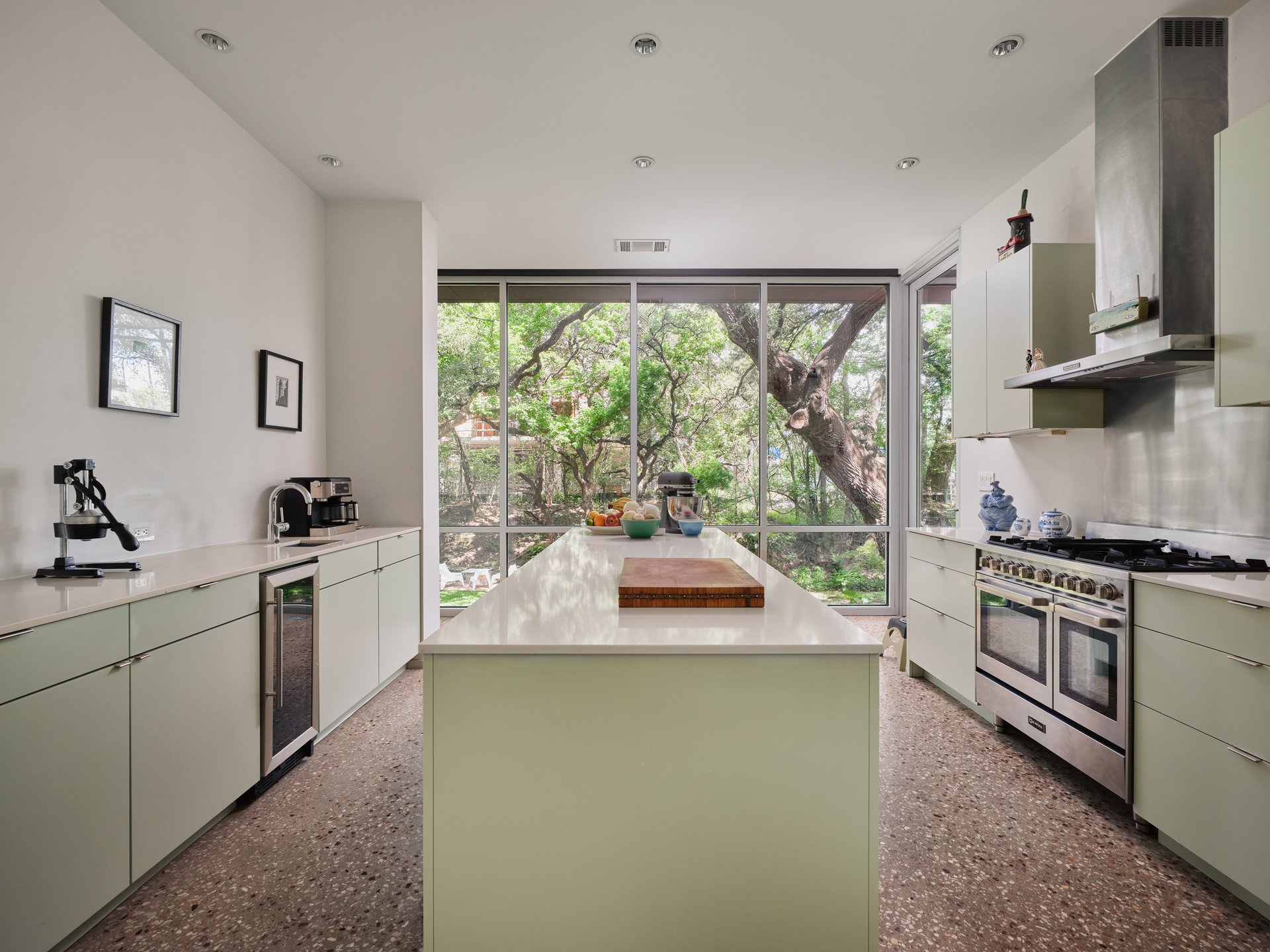 419 W Johanna St
