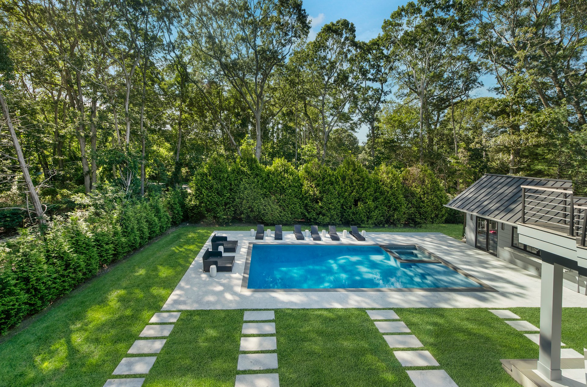 8 Ashwood Ct