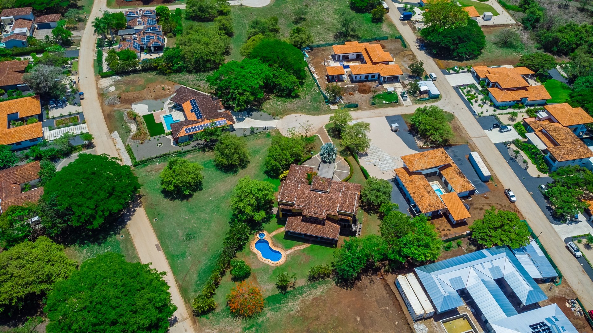 Casa Miraflores, Reserva De Golf #94 | Welcome to Casa Miraflores, an exquisite colonial-style estate home located in Hacienda Pinilla!