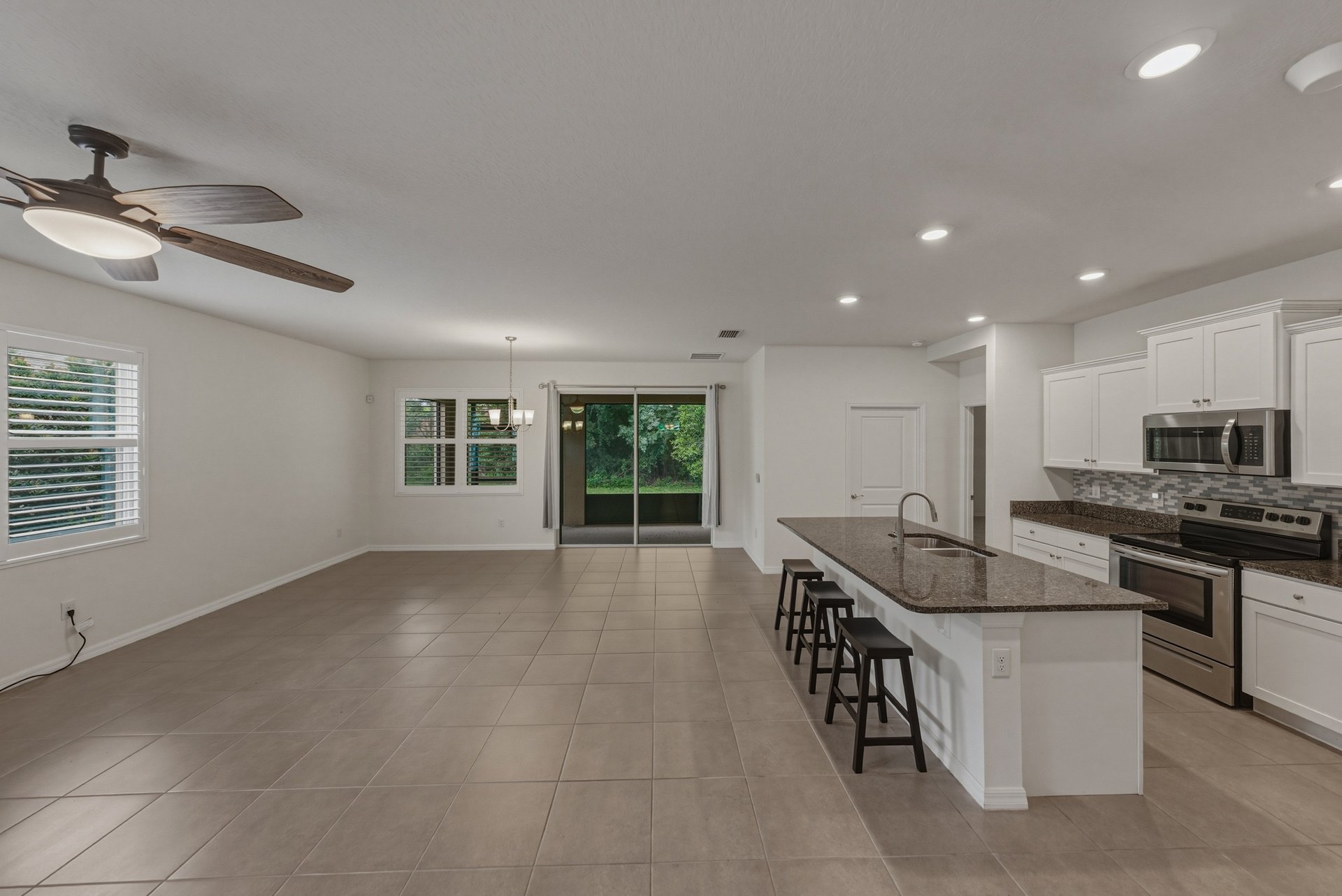 12322 EASTPOINTE DR
