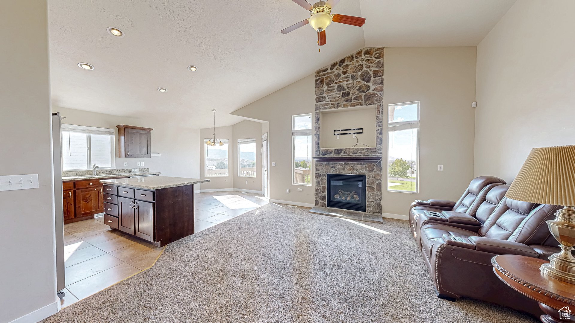 214 W Quartz Rd