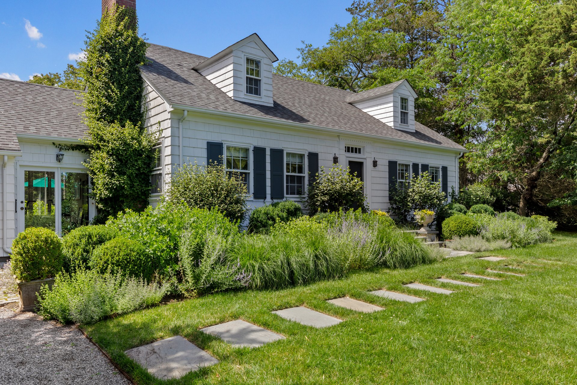 Estate-Section Sanctuary with manicured Gardens