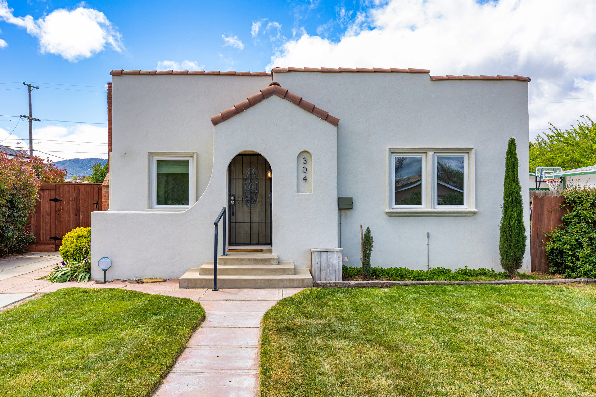 304 W D Street