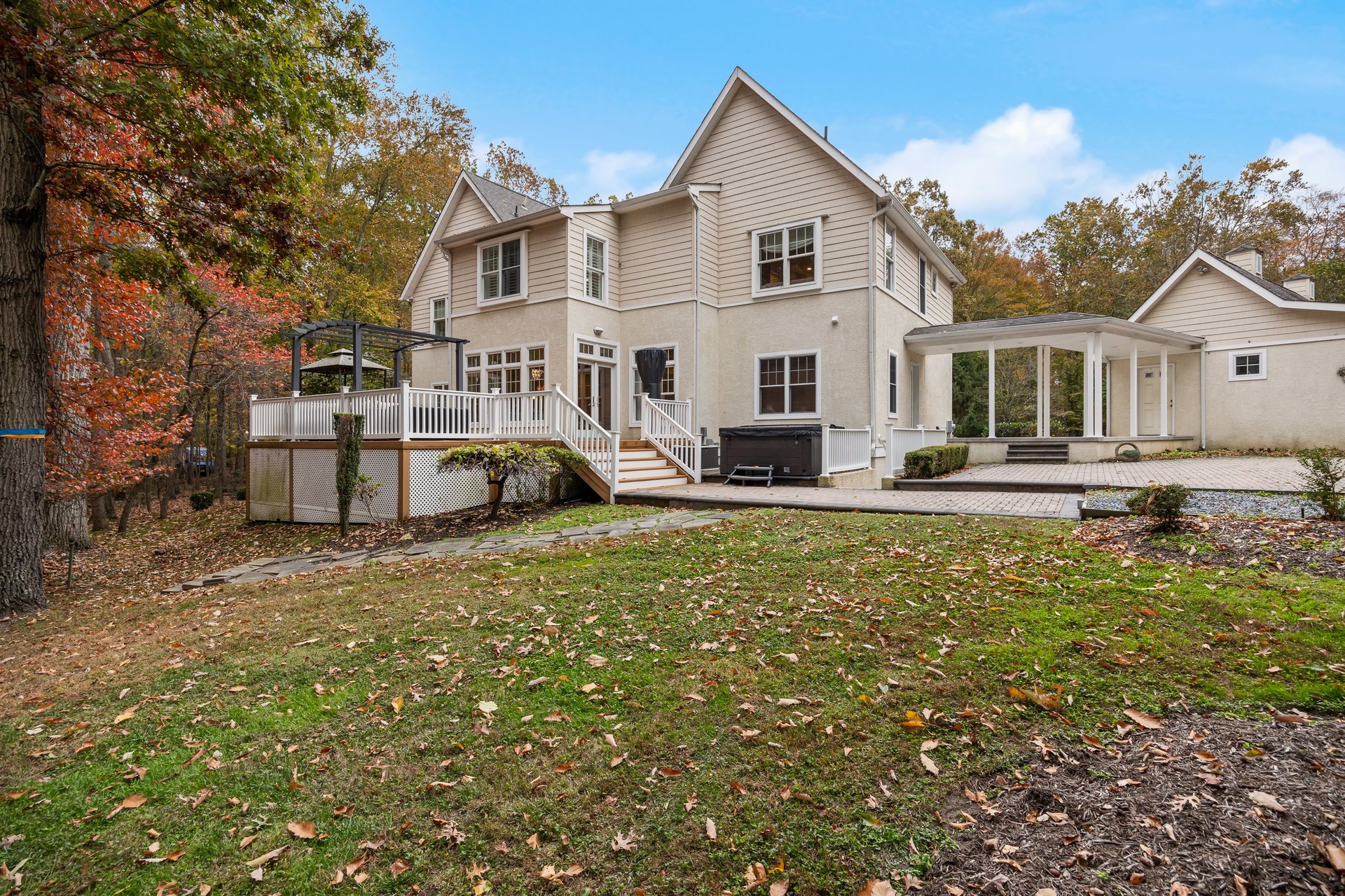 2A Laurel Dr