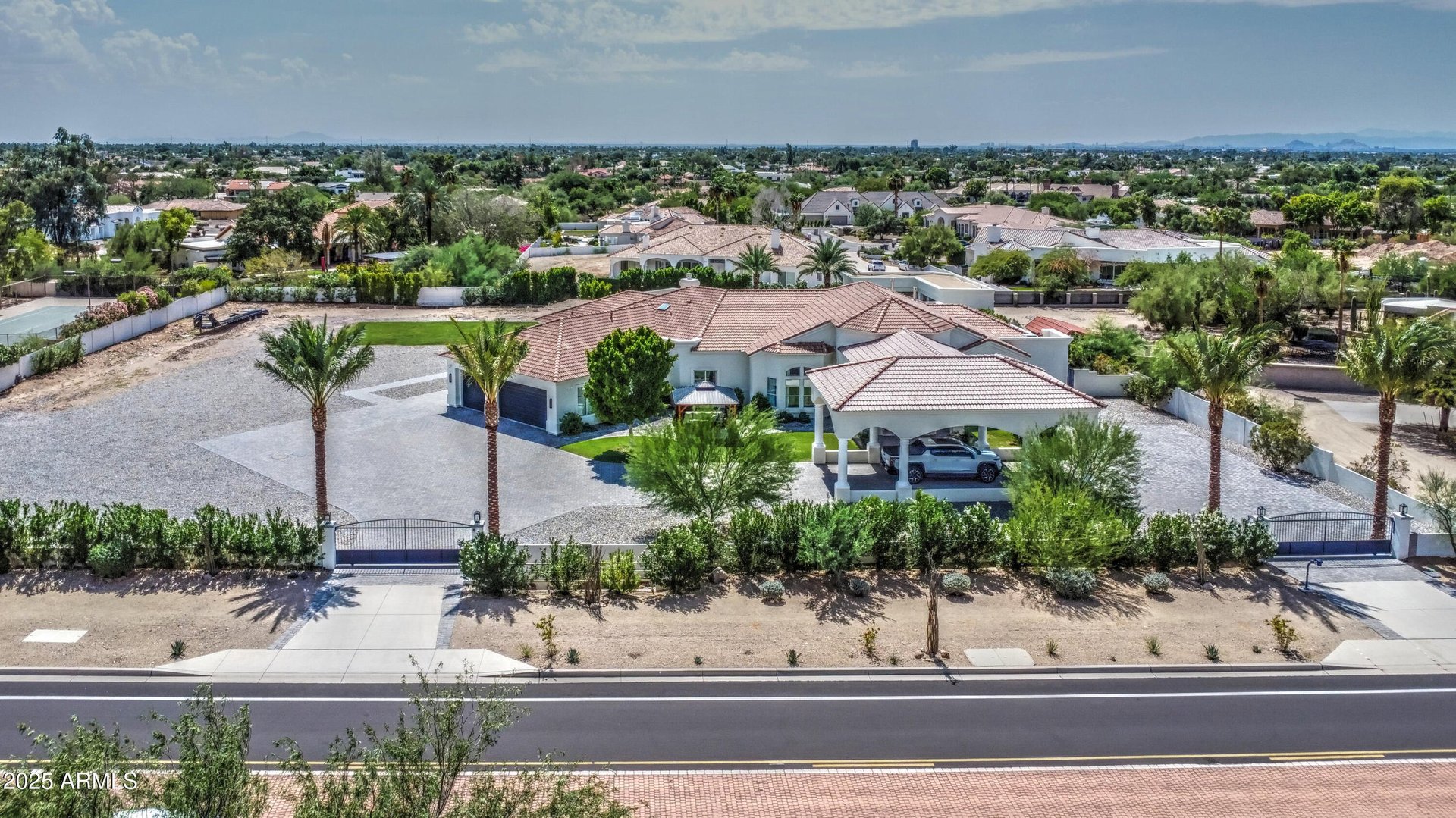 10651 E CACTUS RD