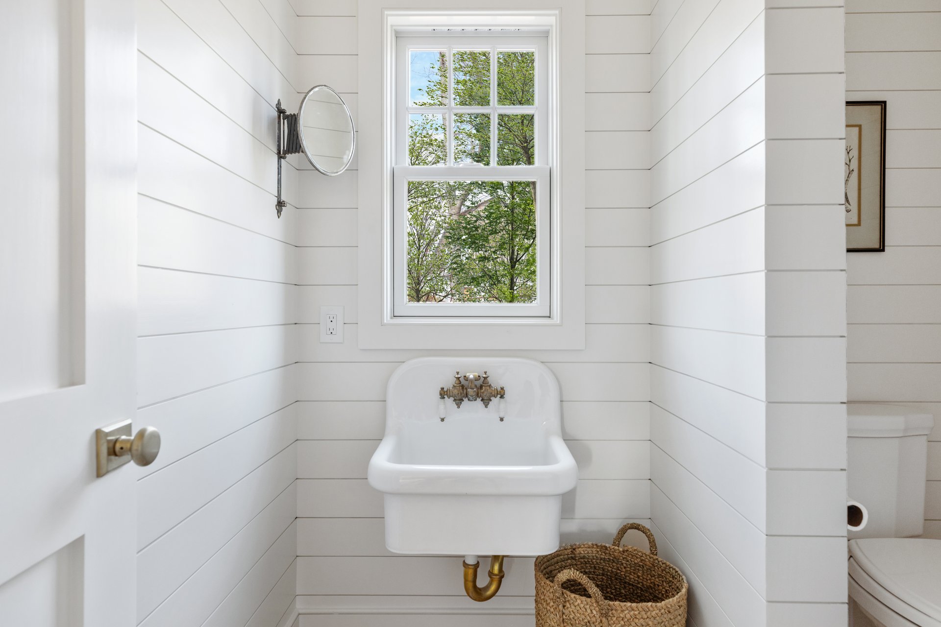 CHARMING AND COMPLETELY RENOVATED 