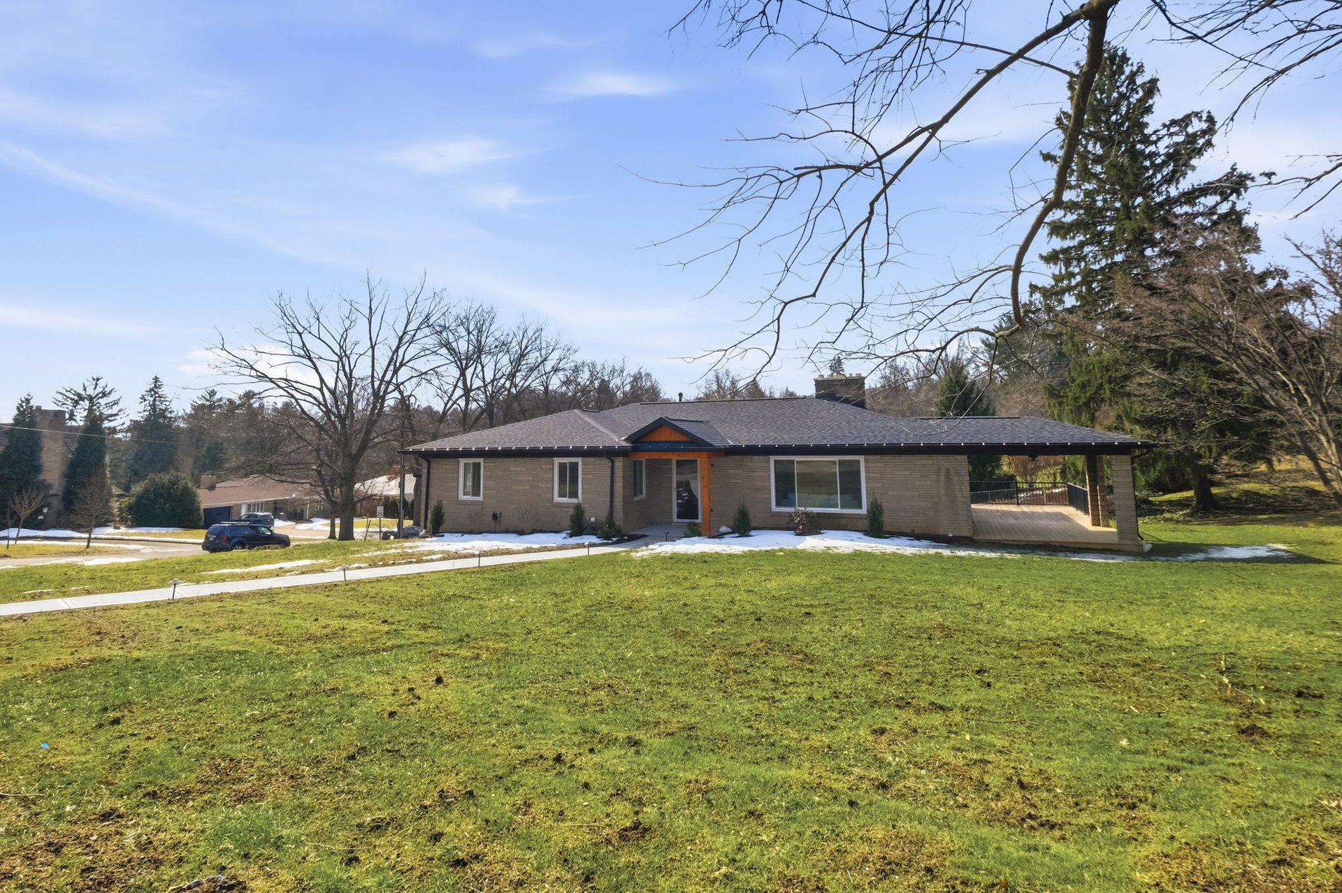 954 Lakemont Dr