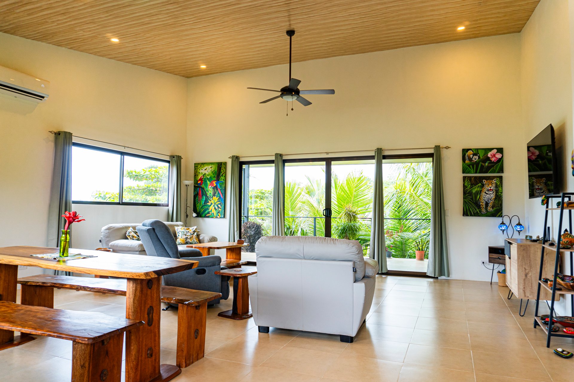 2-Bedroom Gem with Stunning Tropical Landscape in Uvita