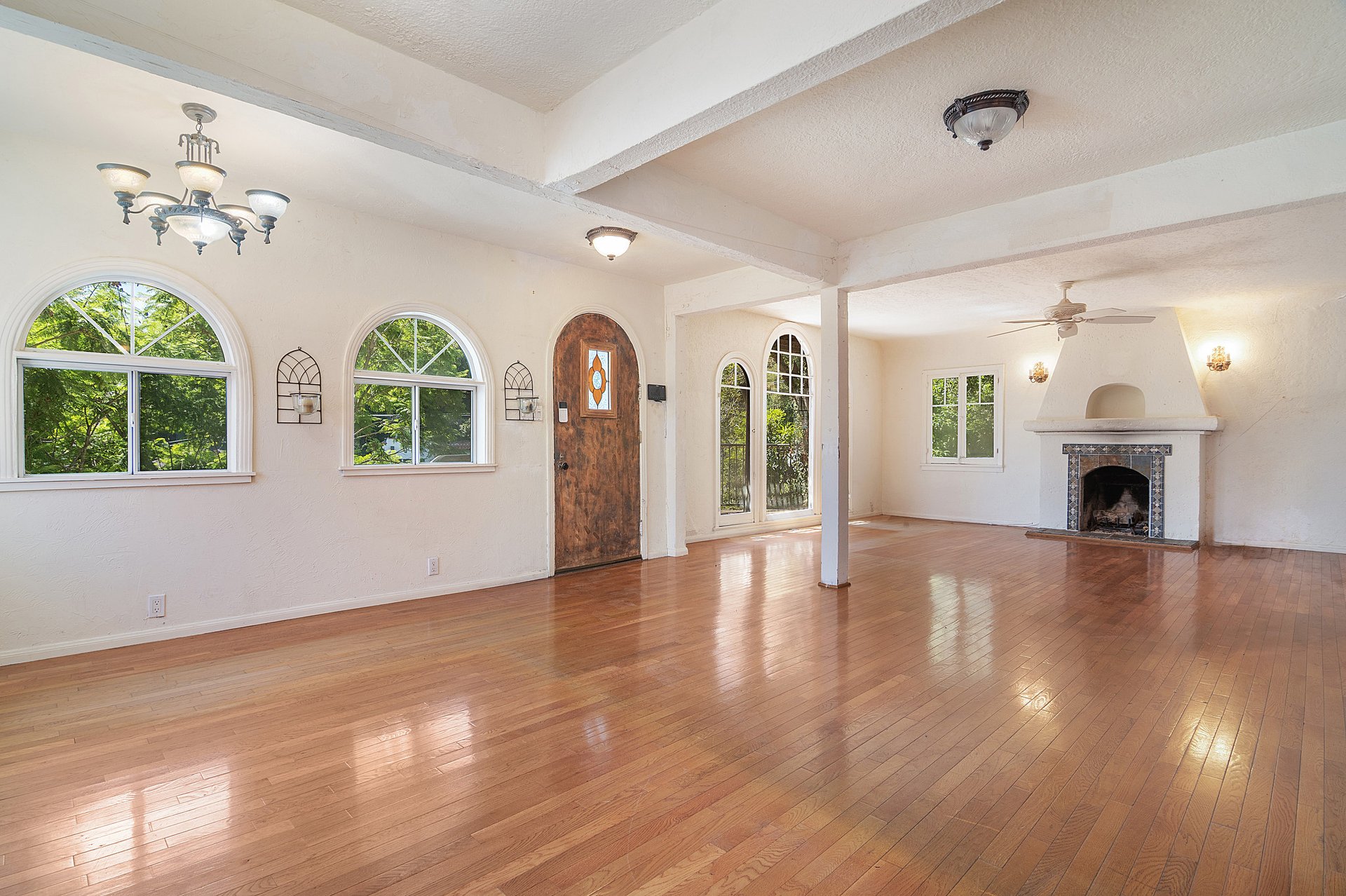 6131 Glen Tower St.