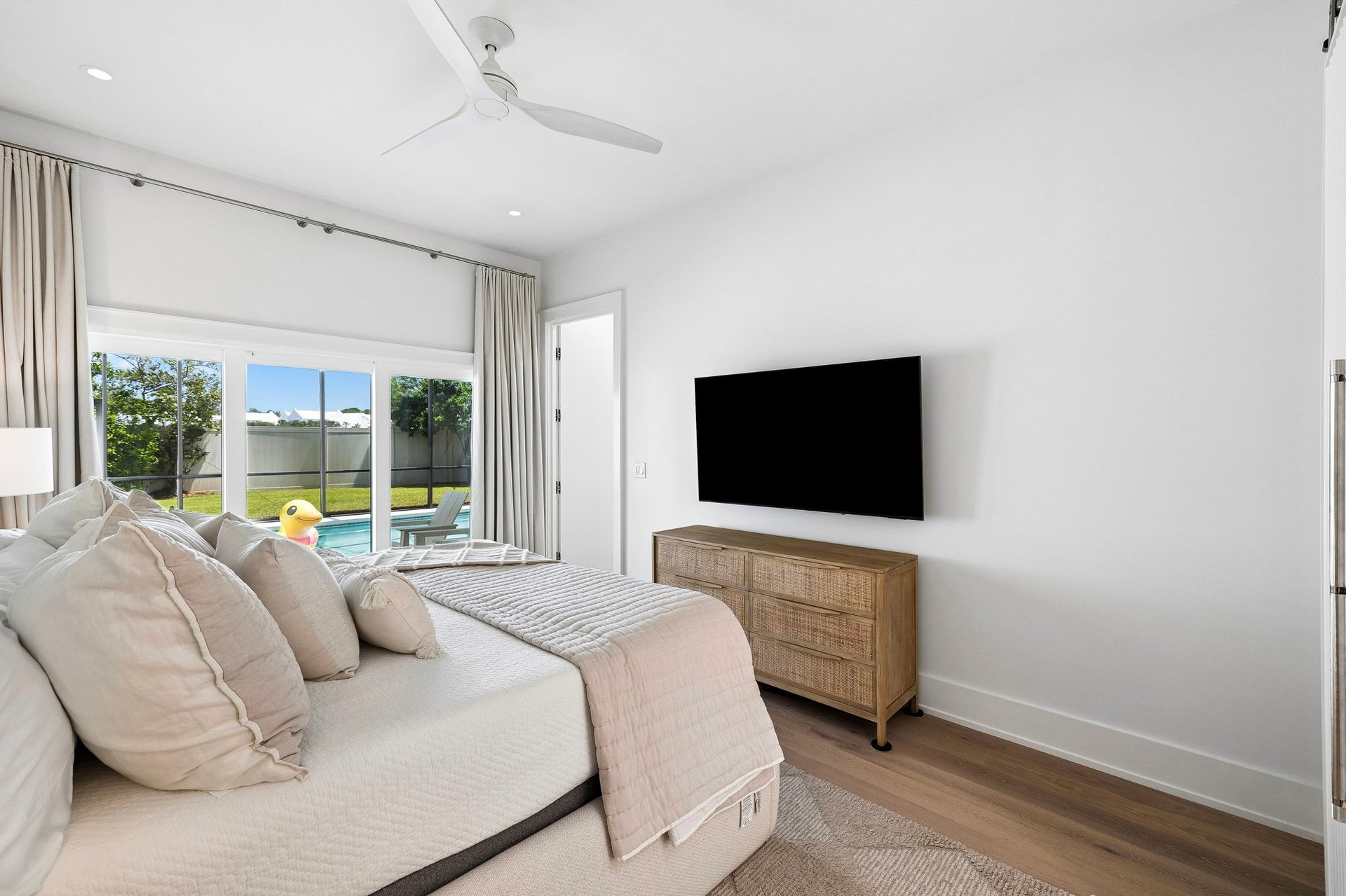 The Sand Cliffs Coastal Retreat