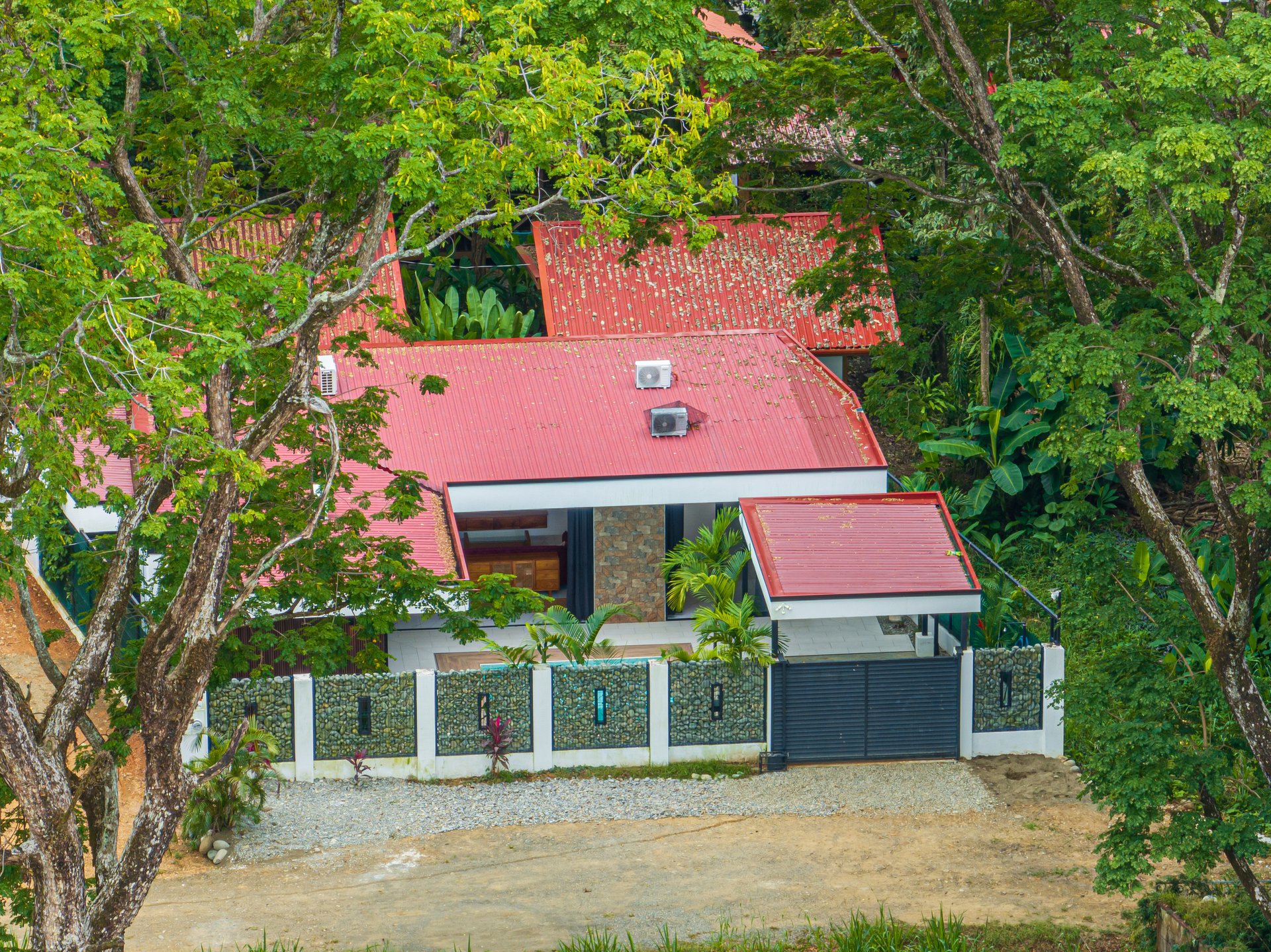 Comfortable 3-Bedroom Pool Home Near Beaches, Parks, and Restaurants