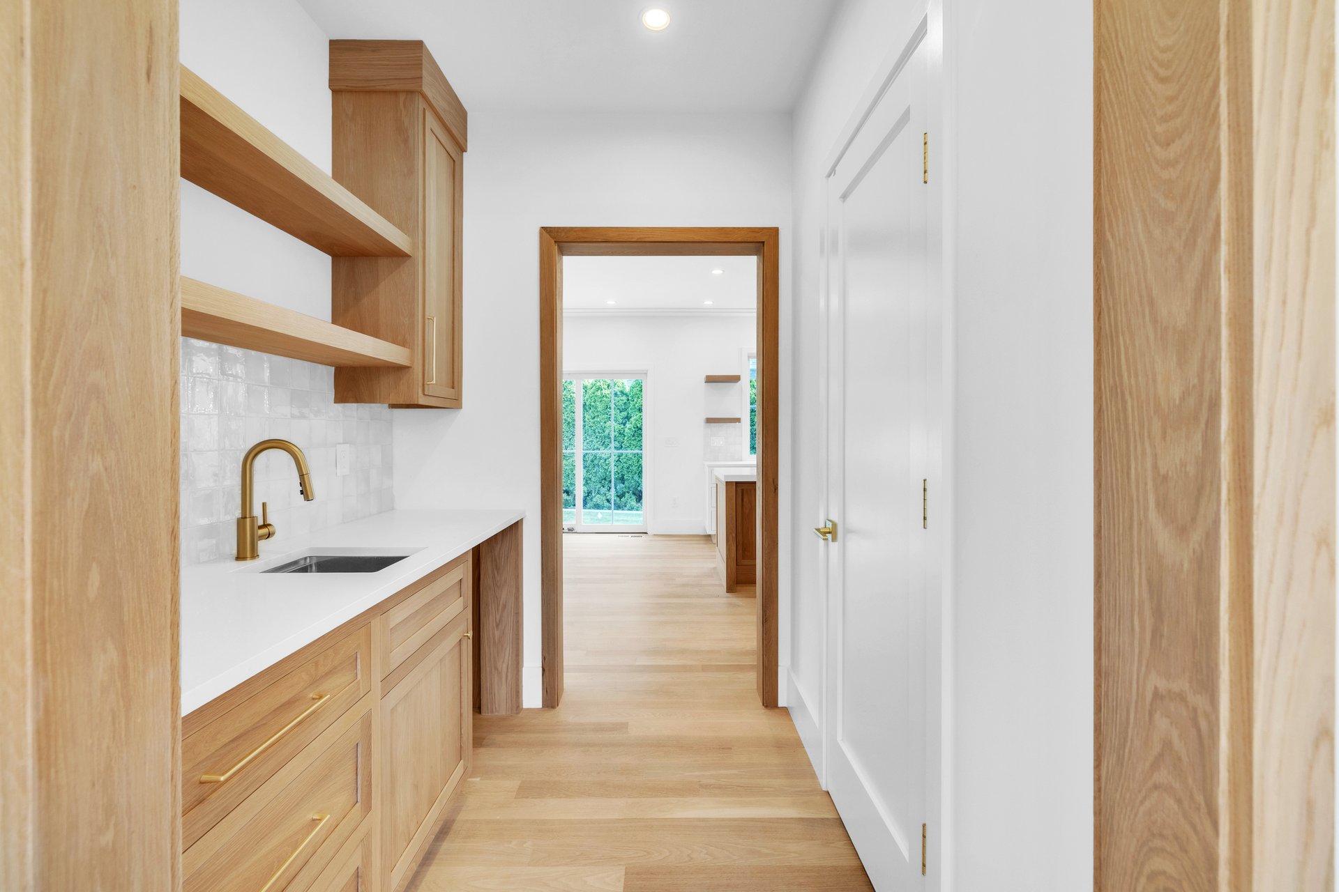 East Ave, Unit B 