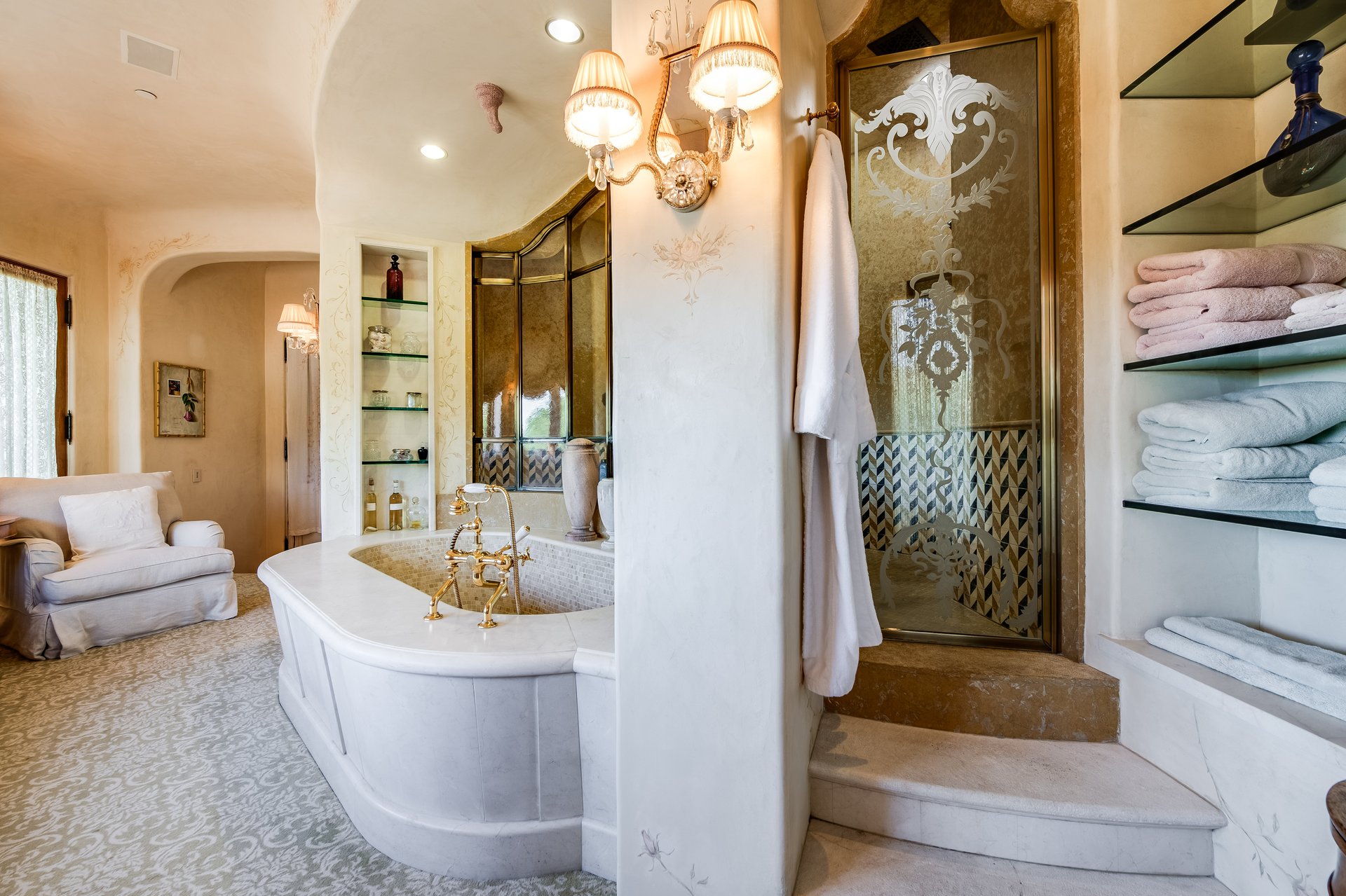 1550 Amalfi DR