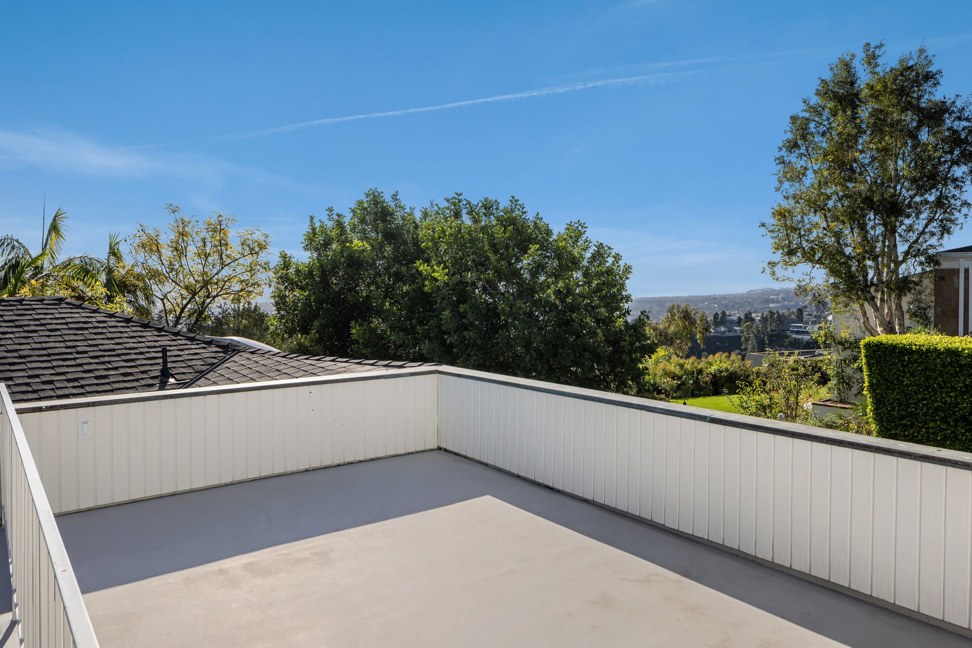 1612 Gilcrest Dr, Beverly Hills