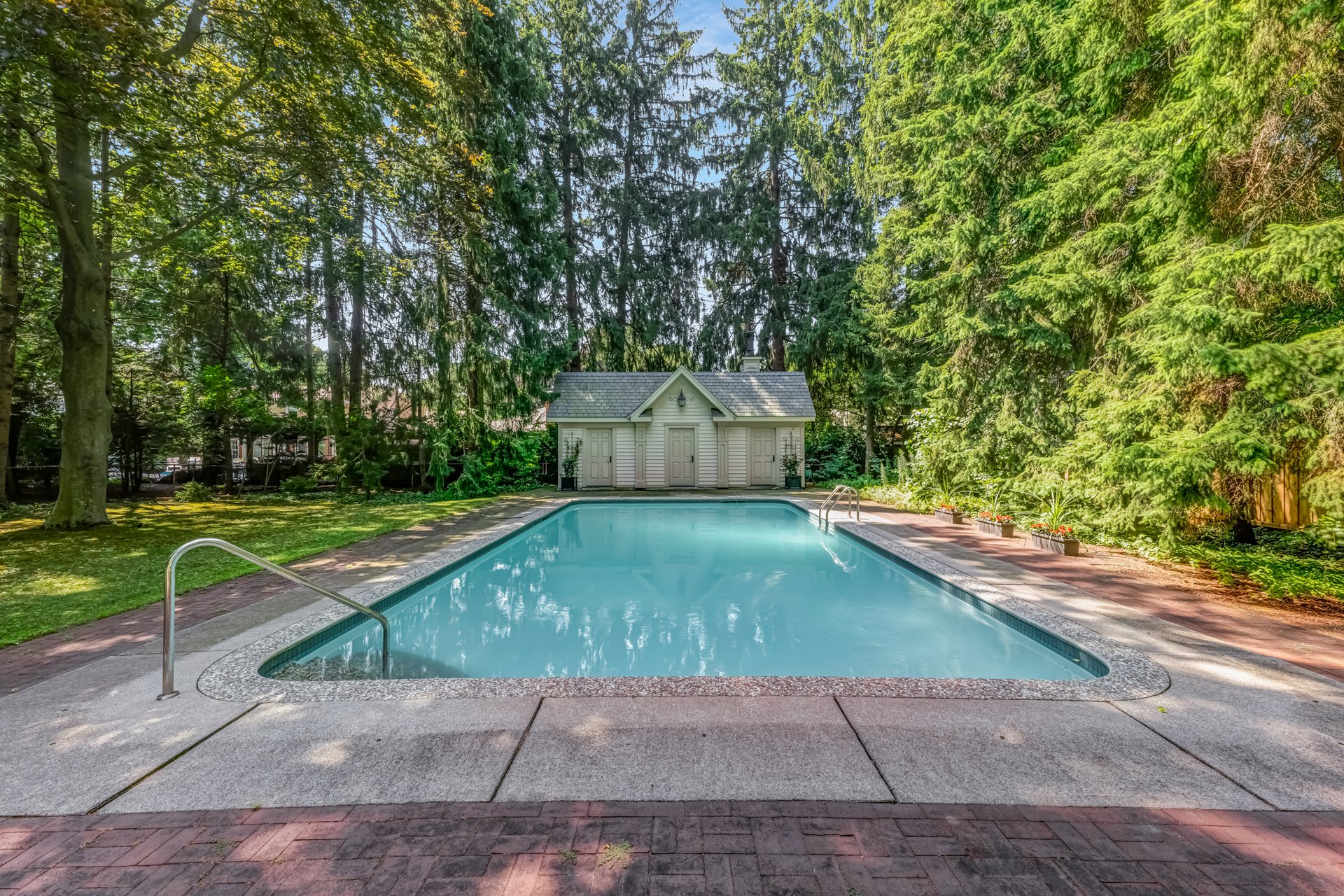 190 Donnelly Dr