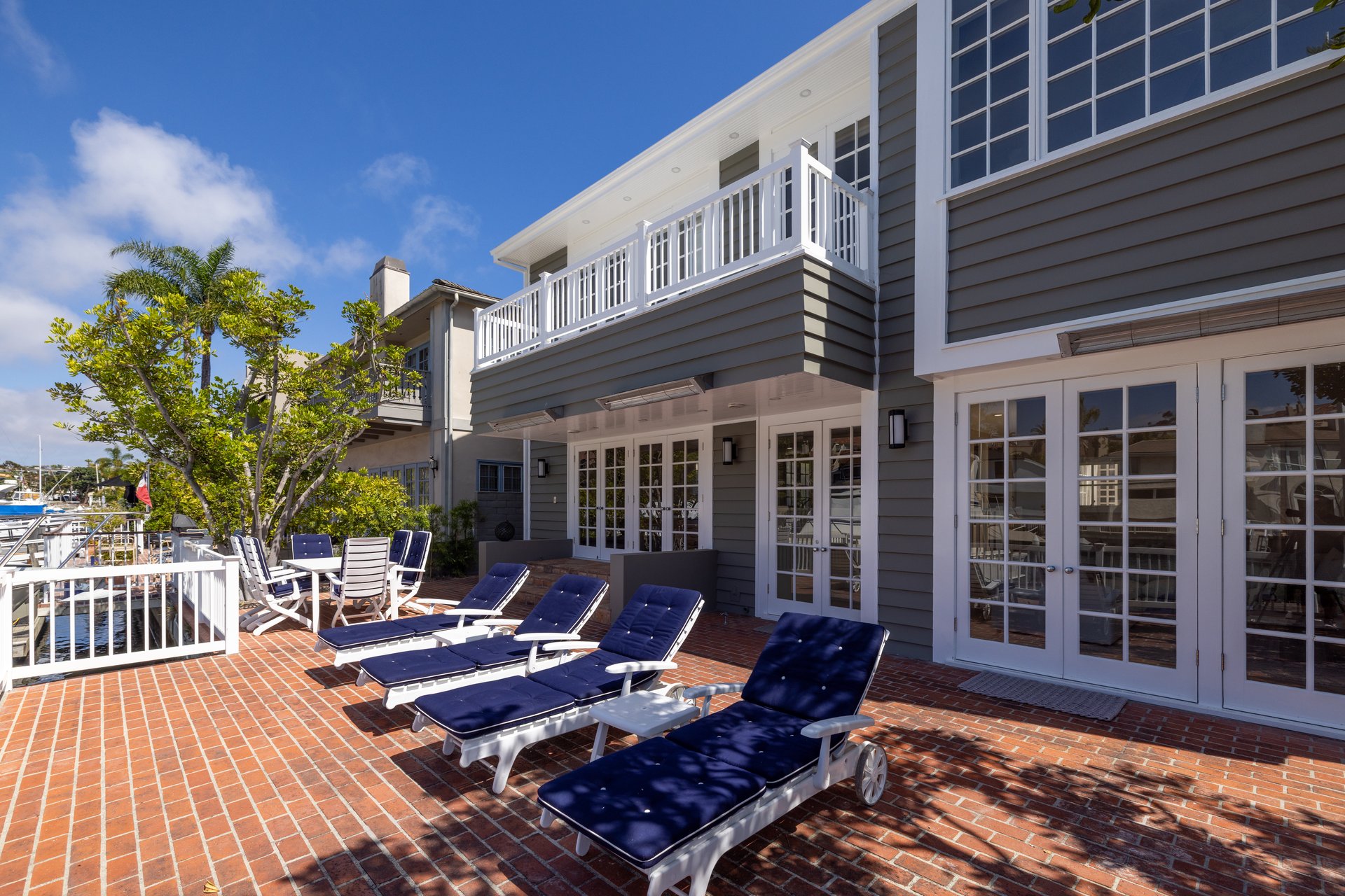 736 Harbor Island Drive 
