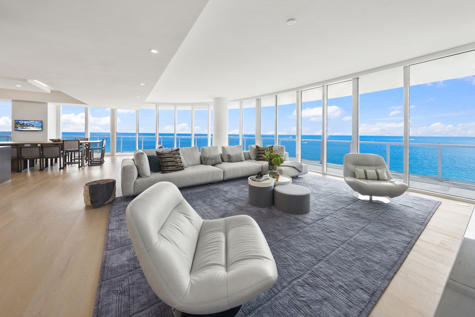 100 S Pointe Drive, Residence 1906/07