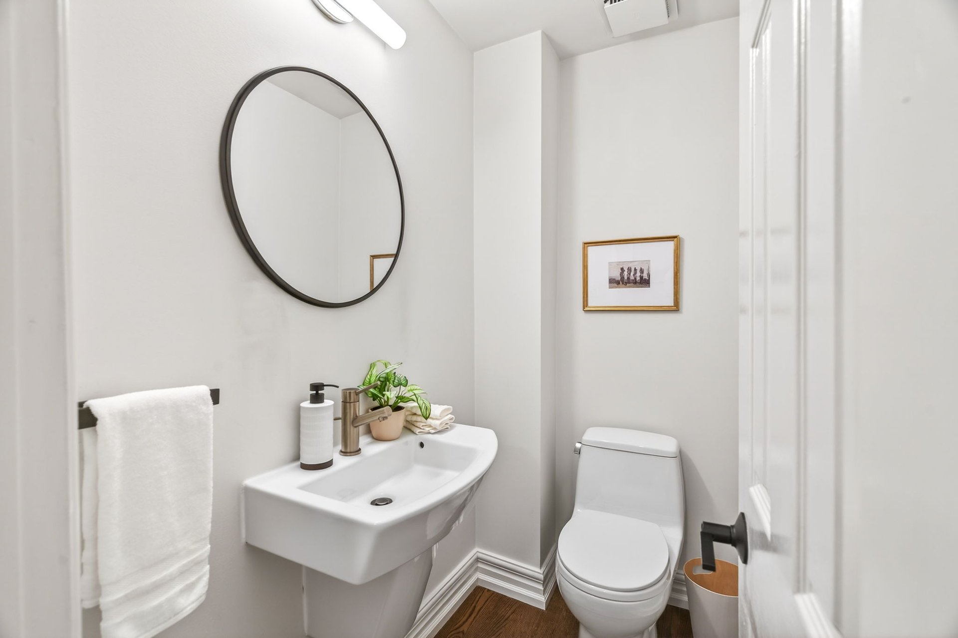 SOLD: Standout Residence In Coveted Summerhill