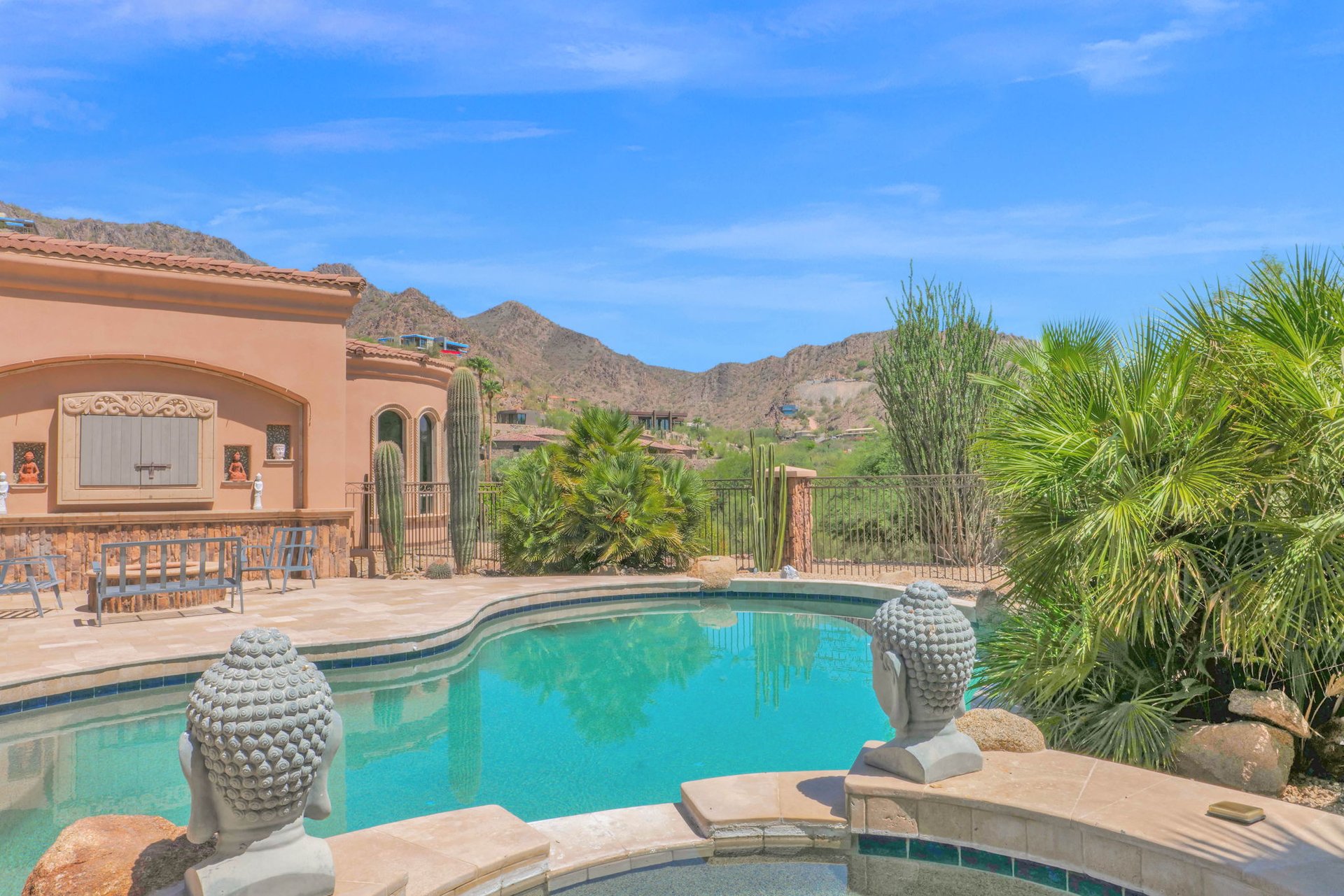 4141 E LAKESIDE Lane