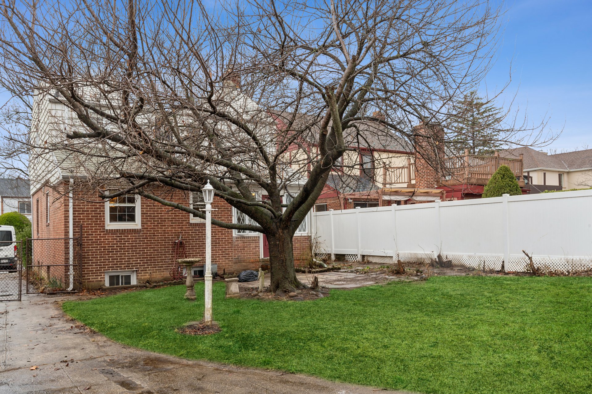 85-19 Radnor St