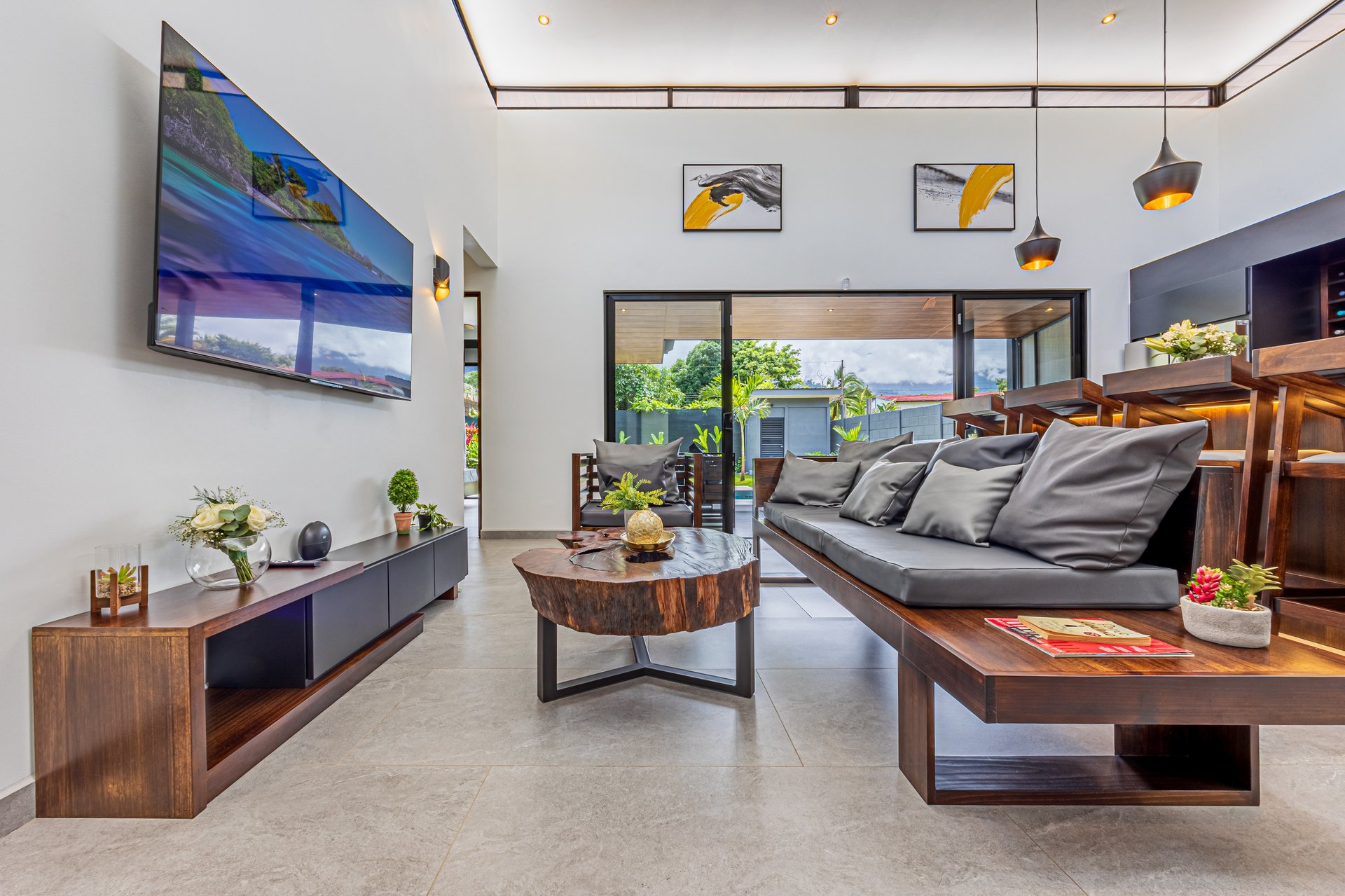 Tropica House a Luxurious Oasis in the Heart of Uvita!