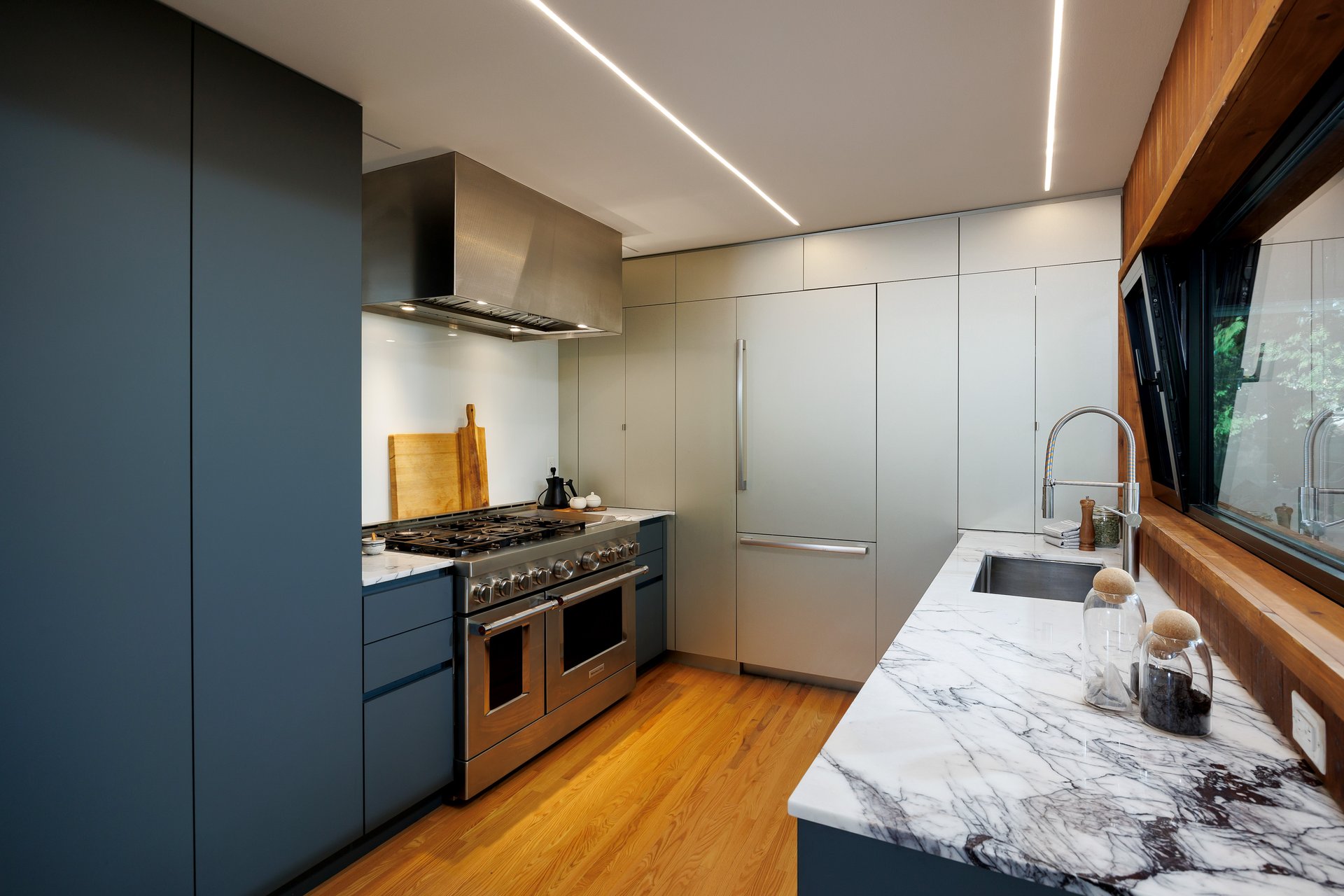 Kingsway Mid-Century Modern
