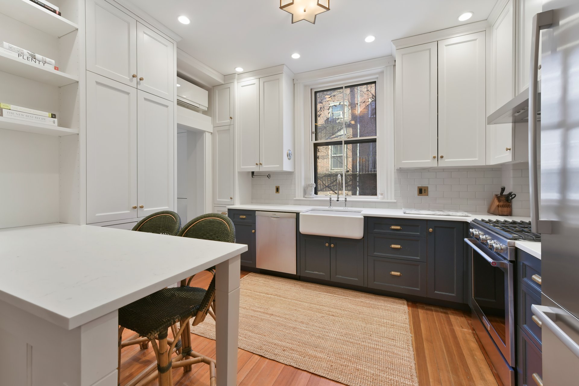 19 Joy St