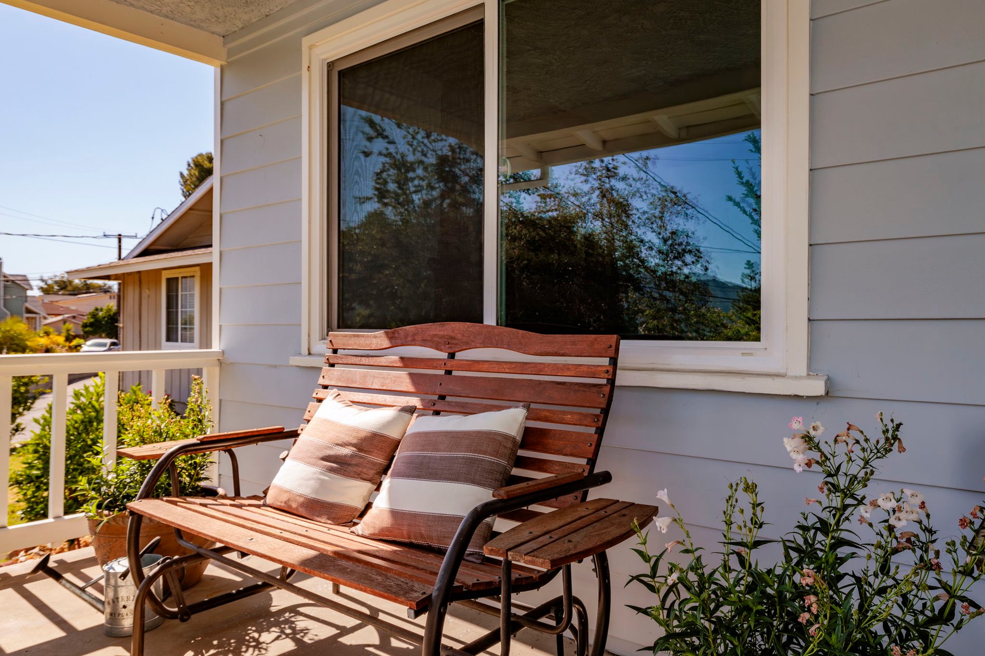 2-Story Historic Cabin Home in La Crescenta - Breathtaking Verdugo Mountain Views!