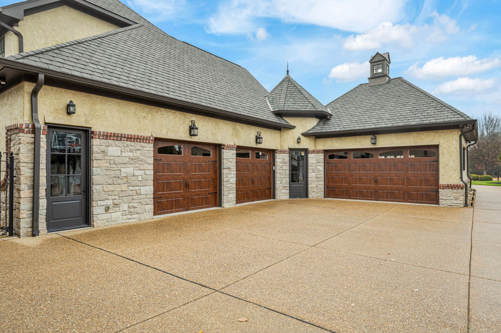 8 Bridle Lane