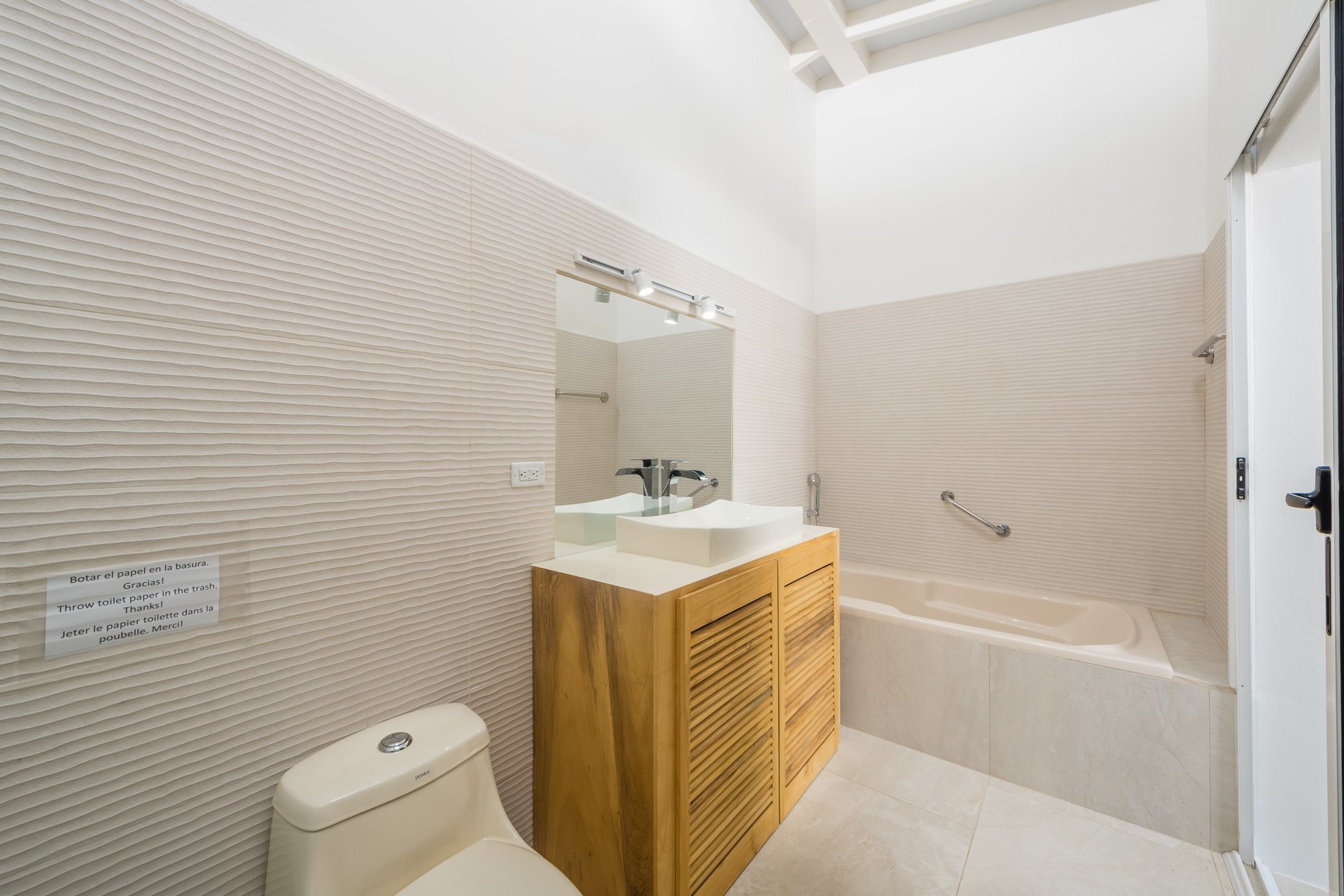 V-Lokamar Corona 1 | Exclusive 5-Bedroom Villa with Panoramic Pacific Ocean Views in Playa Grande