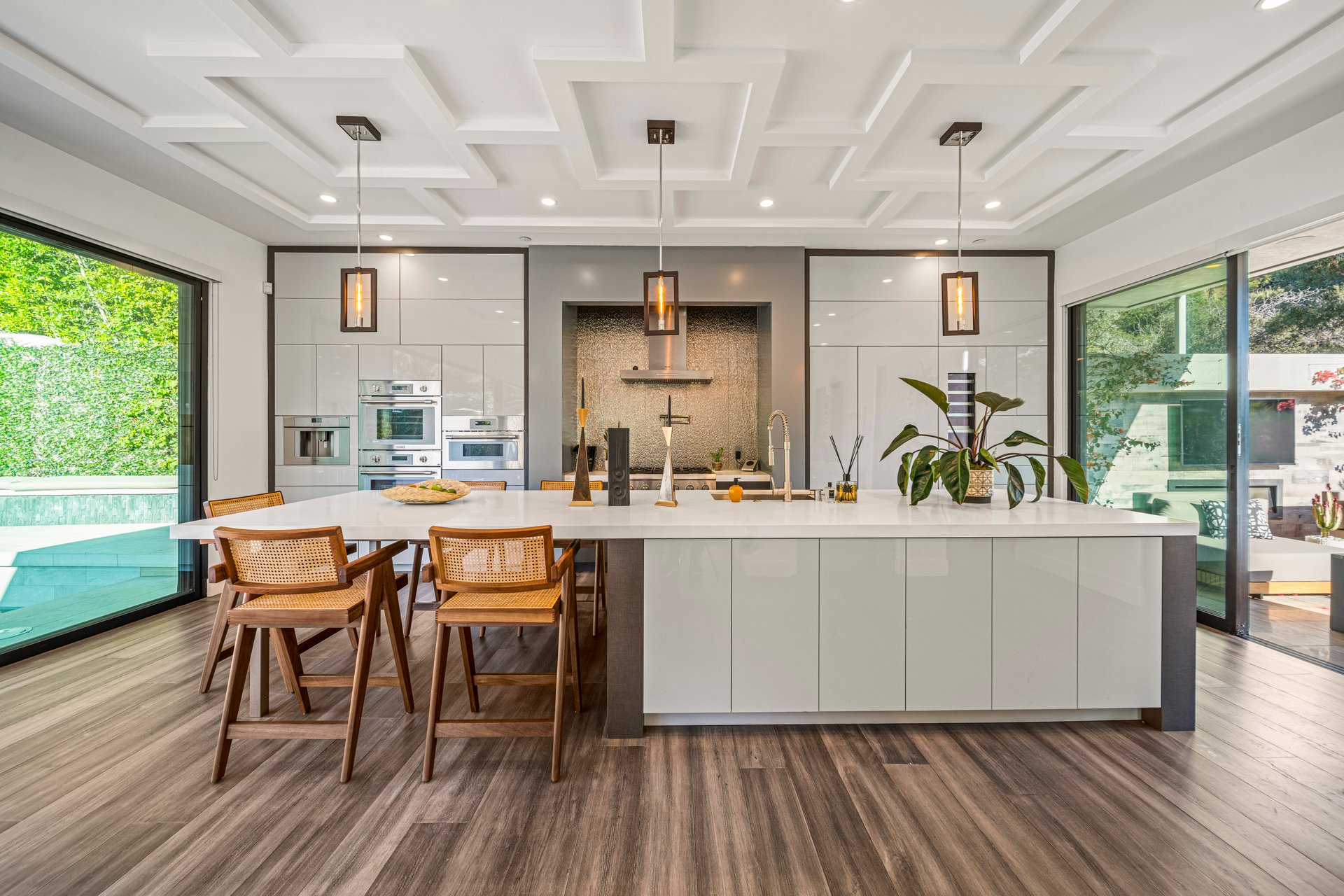8145 Willow Glen Rd