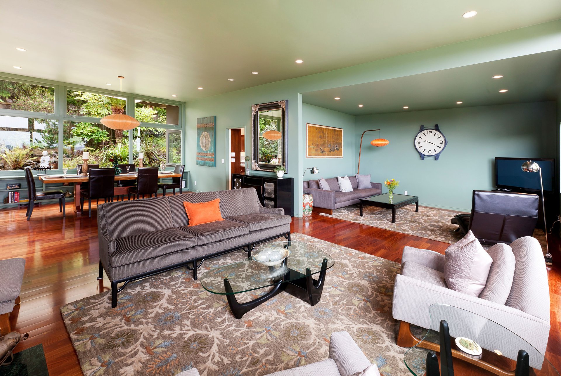 1563 Shrader