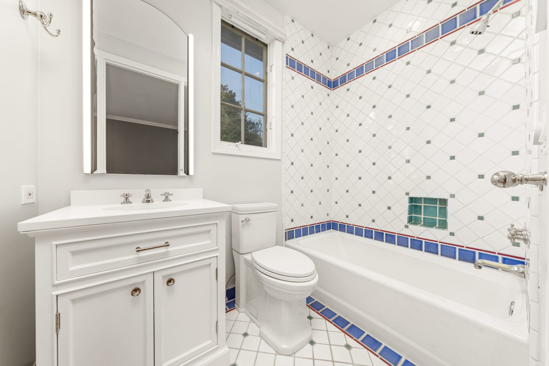 181 N Canyon View Dr, Brentwood
