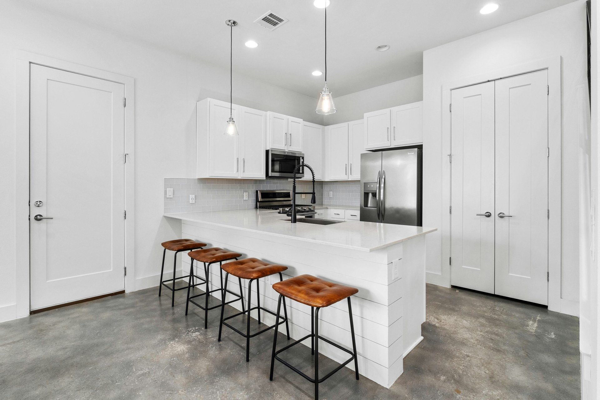 1118 Algarita Ave #2