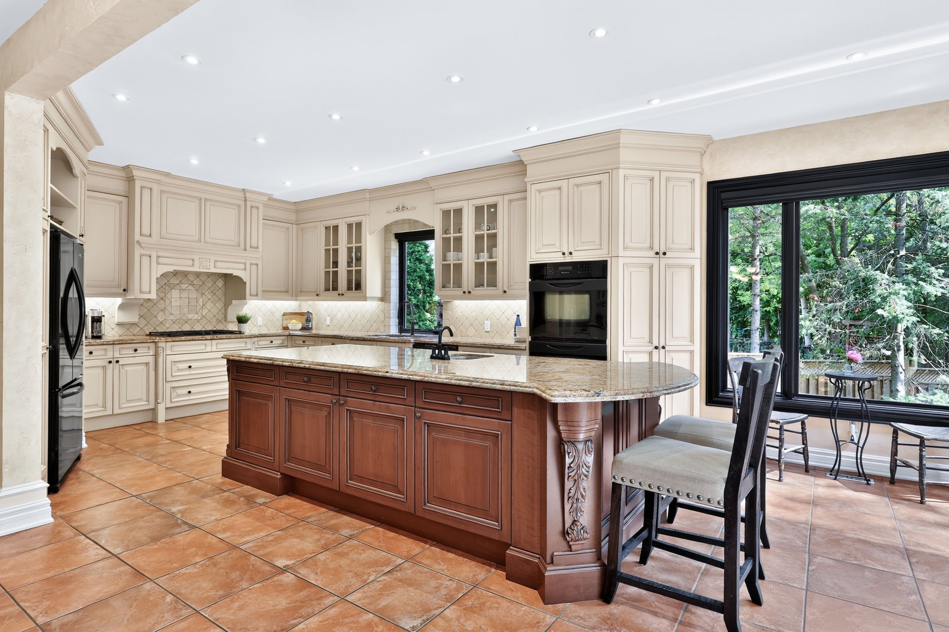 324 Oakridge Court, Oakville