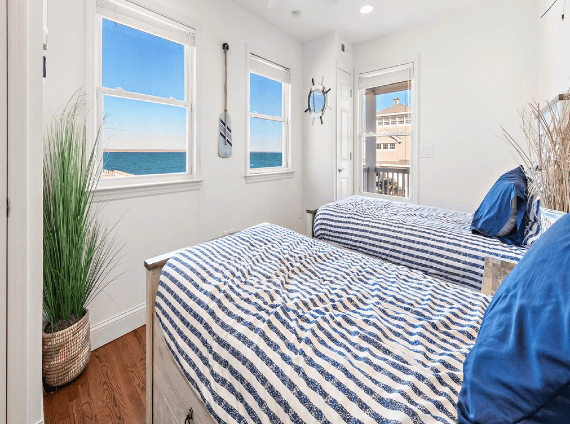 386 N 10th, Surf City