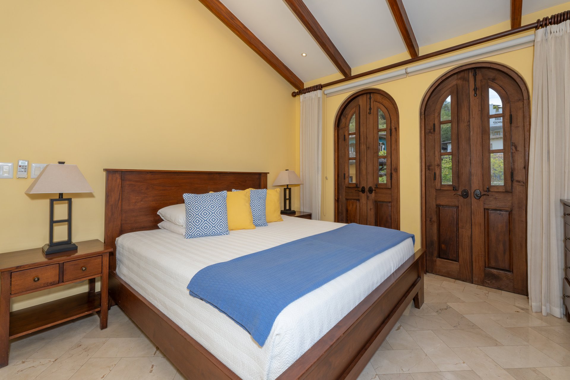 36 Plaza Carlota | Elegant Rooftop Flat with Ocean & Mountain Views in Downtown Las Catalinas