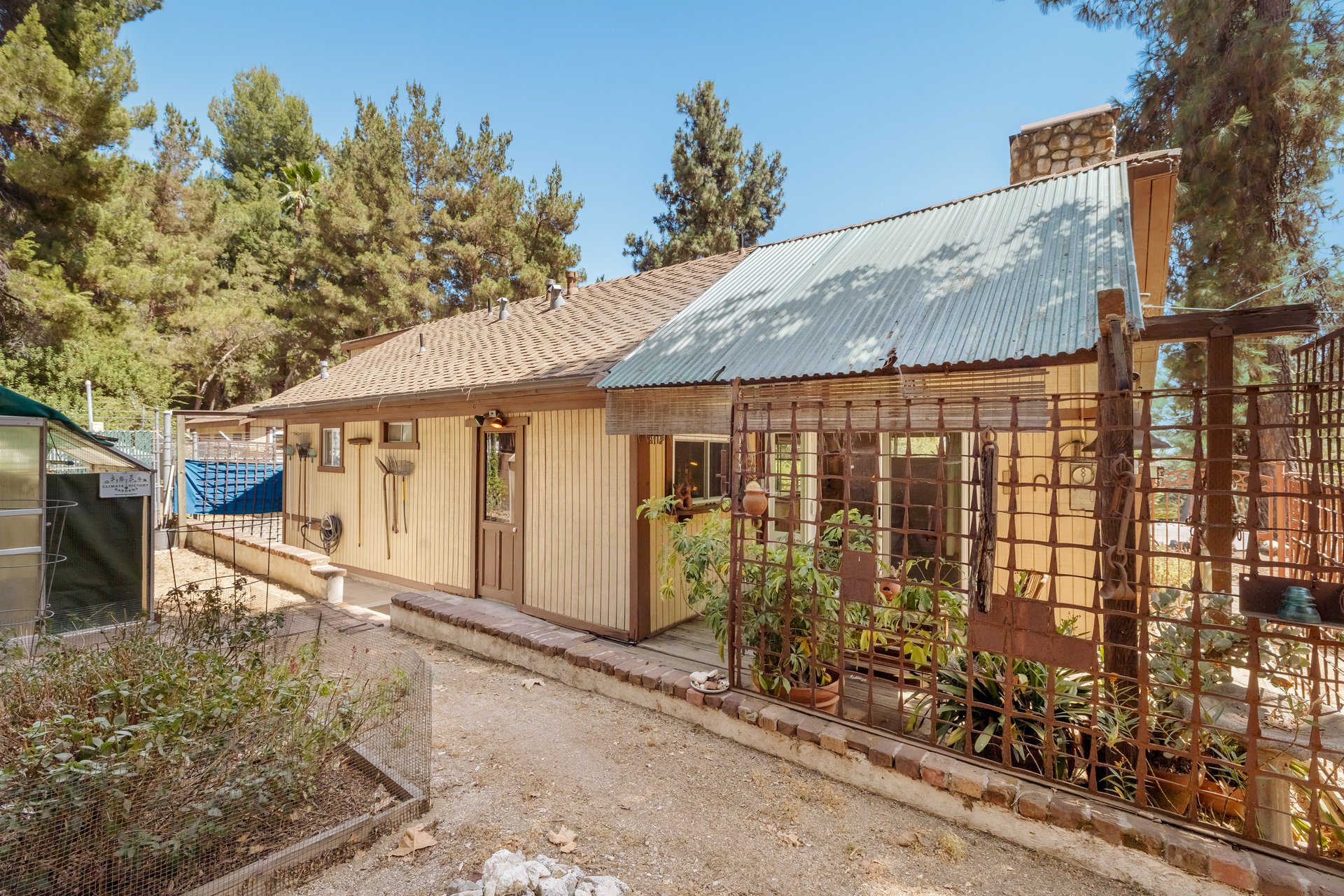 1830 Pasadena Glen Road