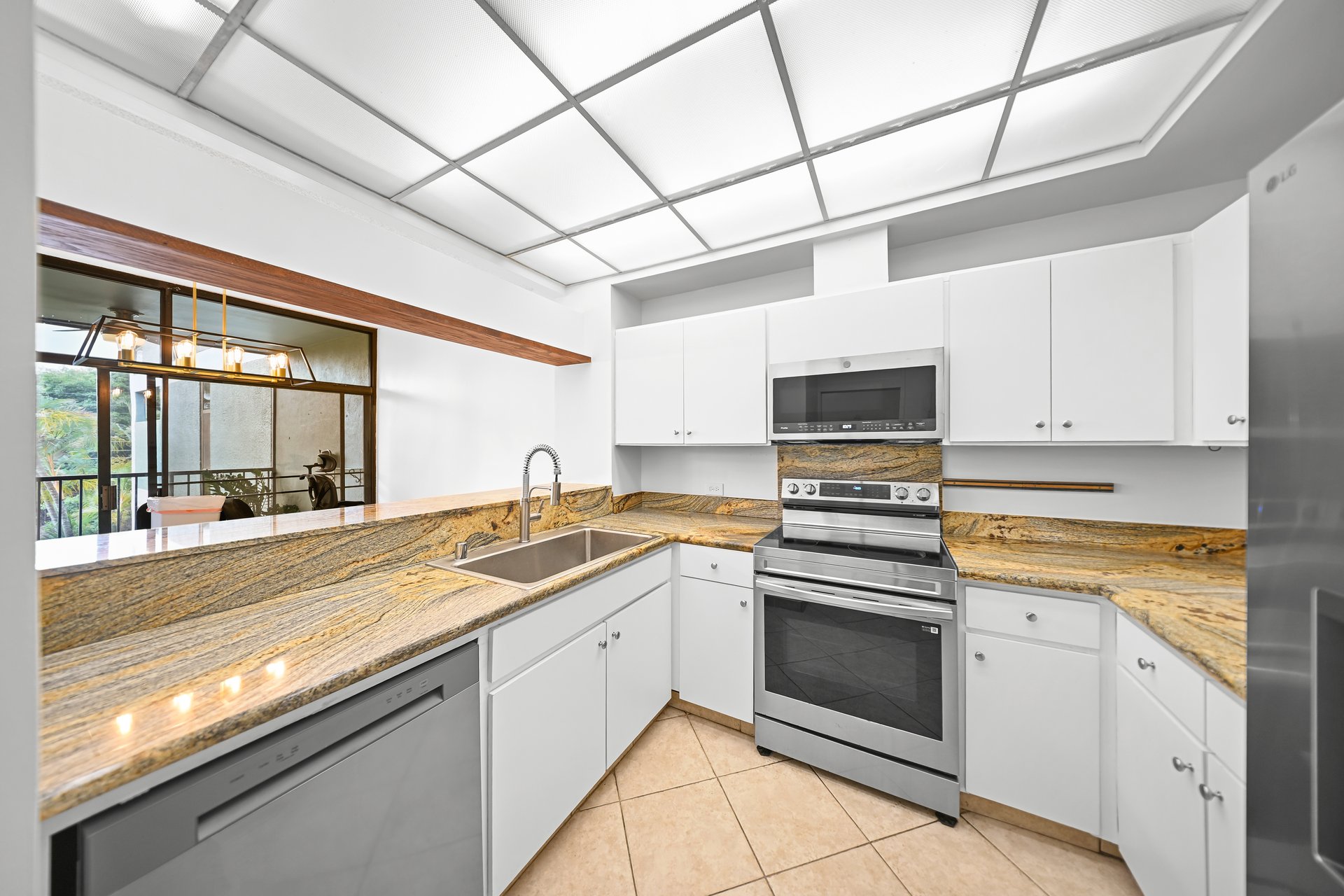 1030 Aoloa Pl Unit #2/302B