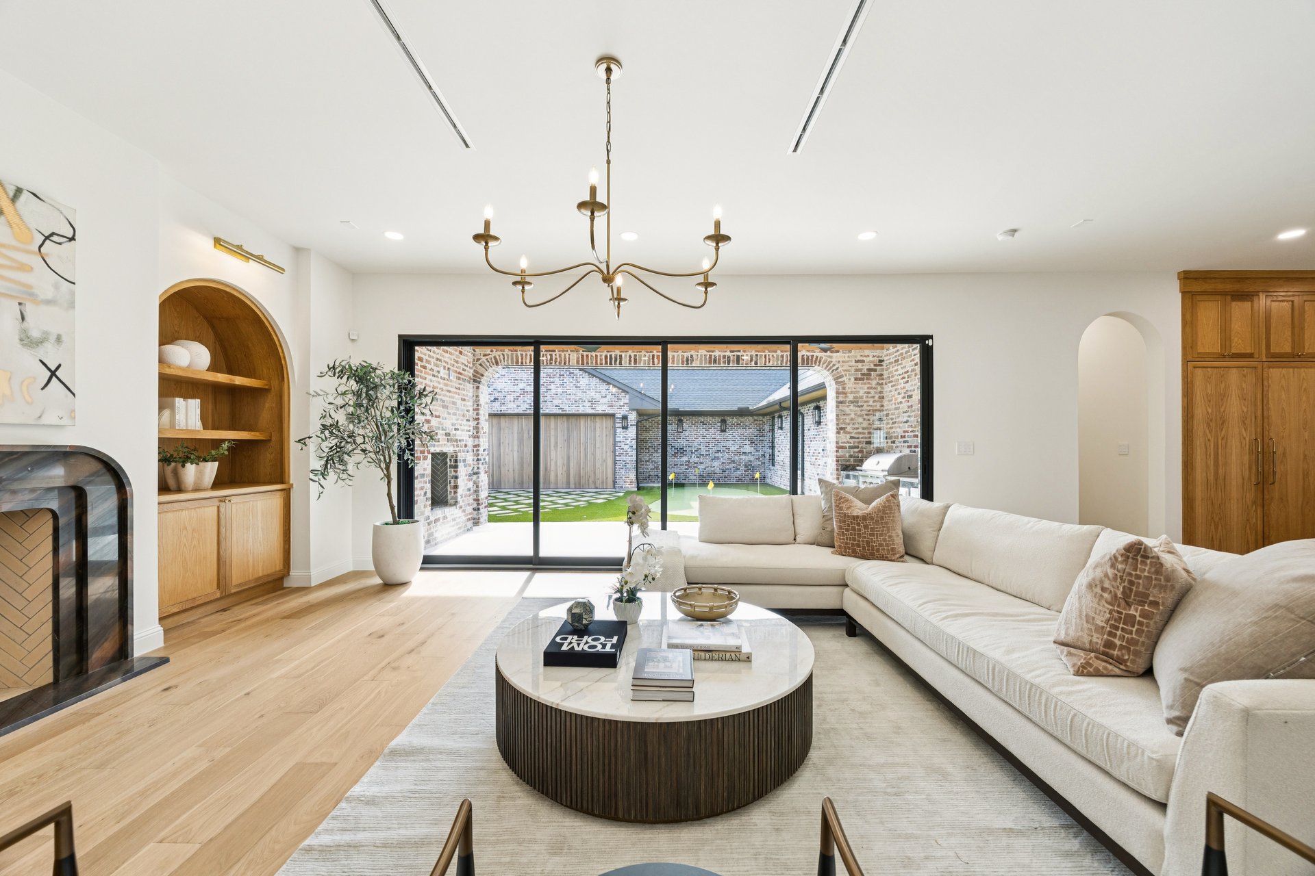 6860 Southridge Drive