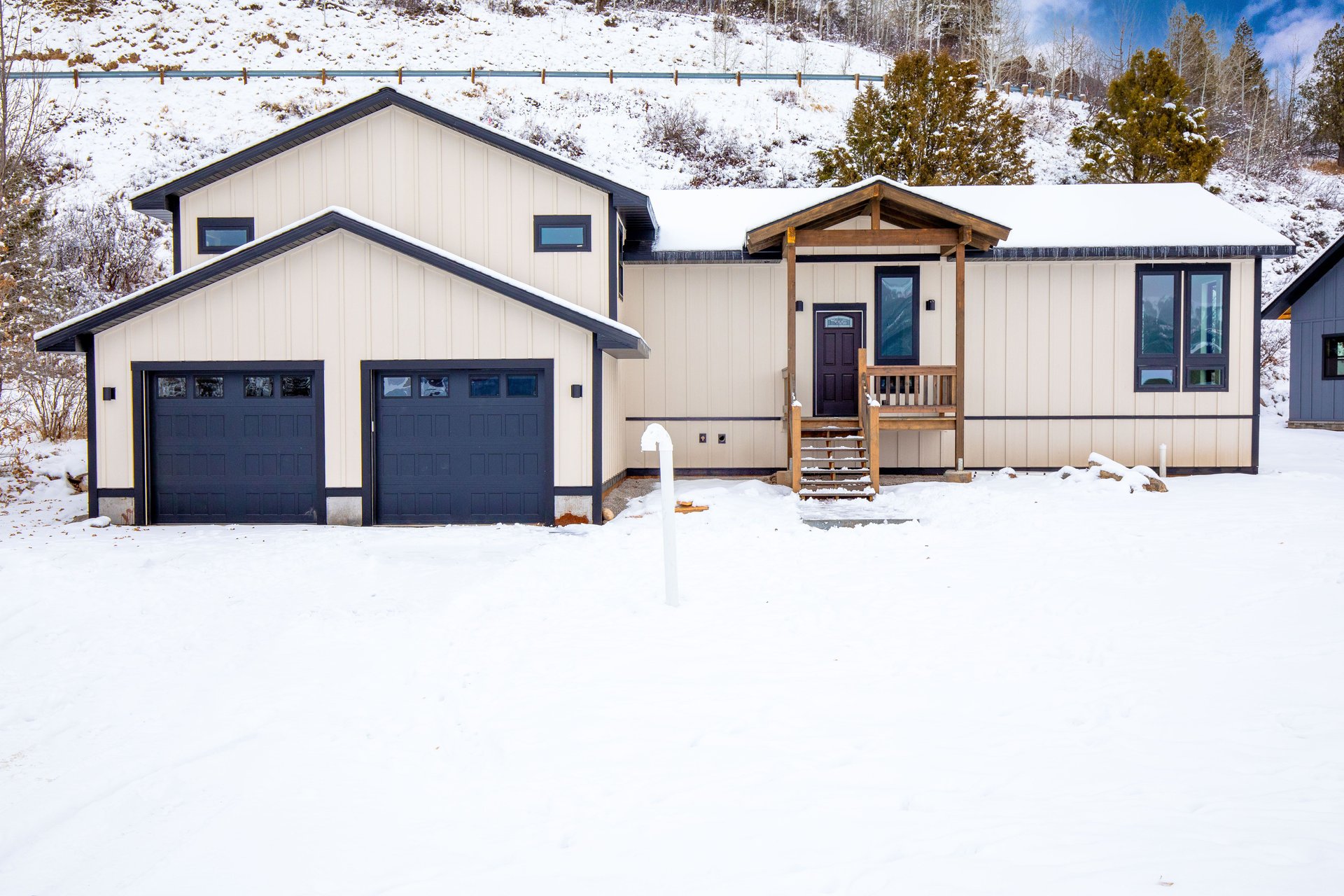 190 MEADOW RIDGE Drive