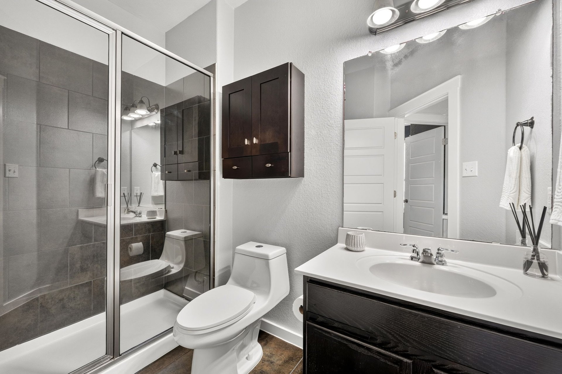 2101 Rivers Edge Way 