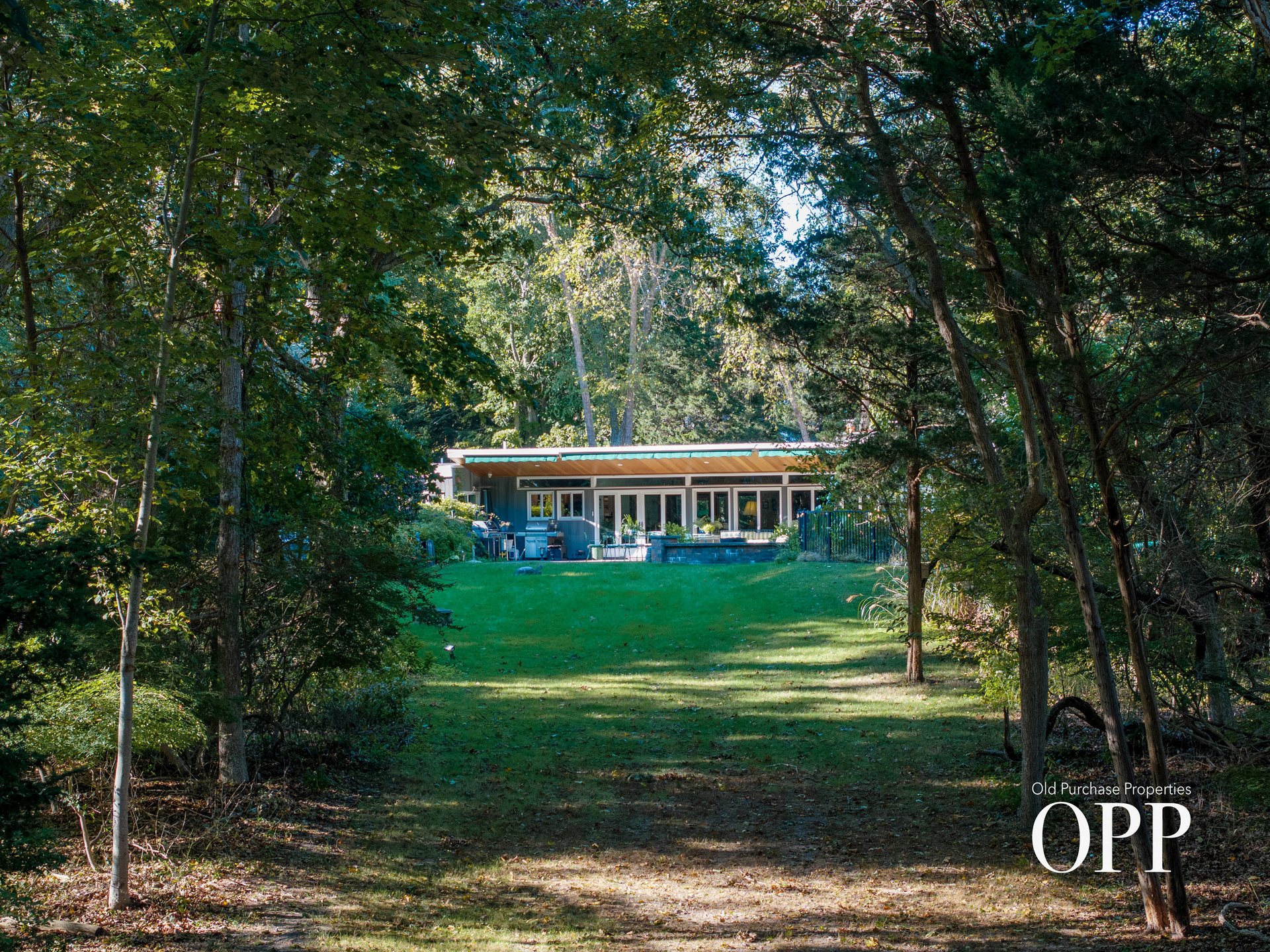 Hollywood: A Waterfront Modernist Retreat on 3.5 Acres