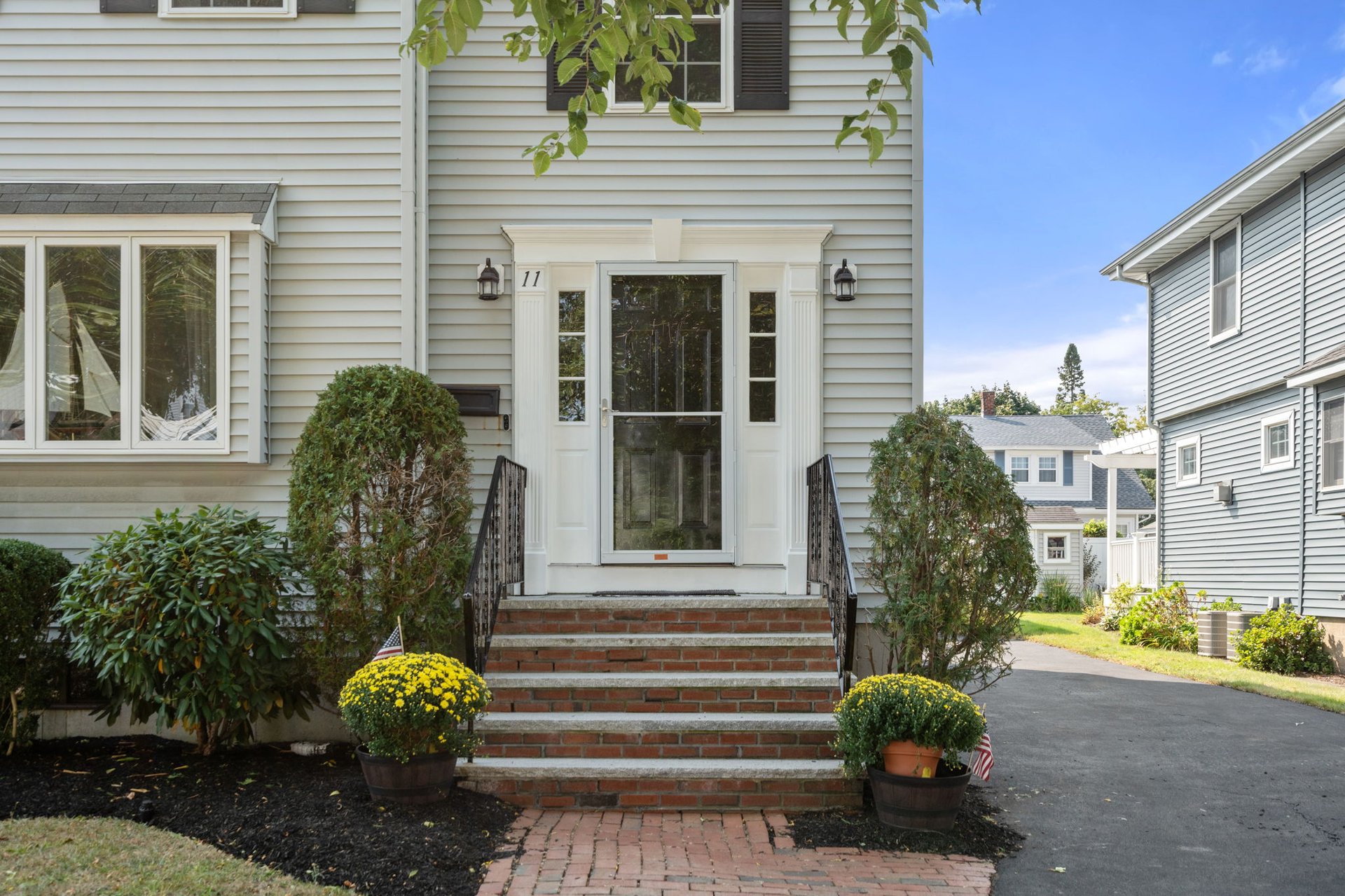 11 Williams St