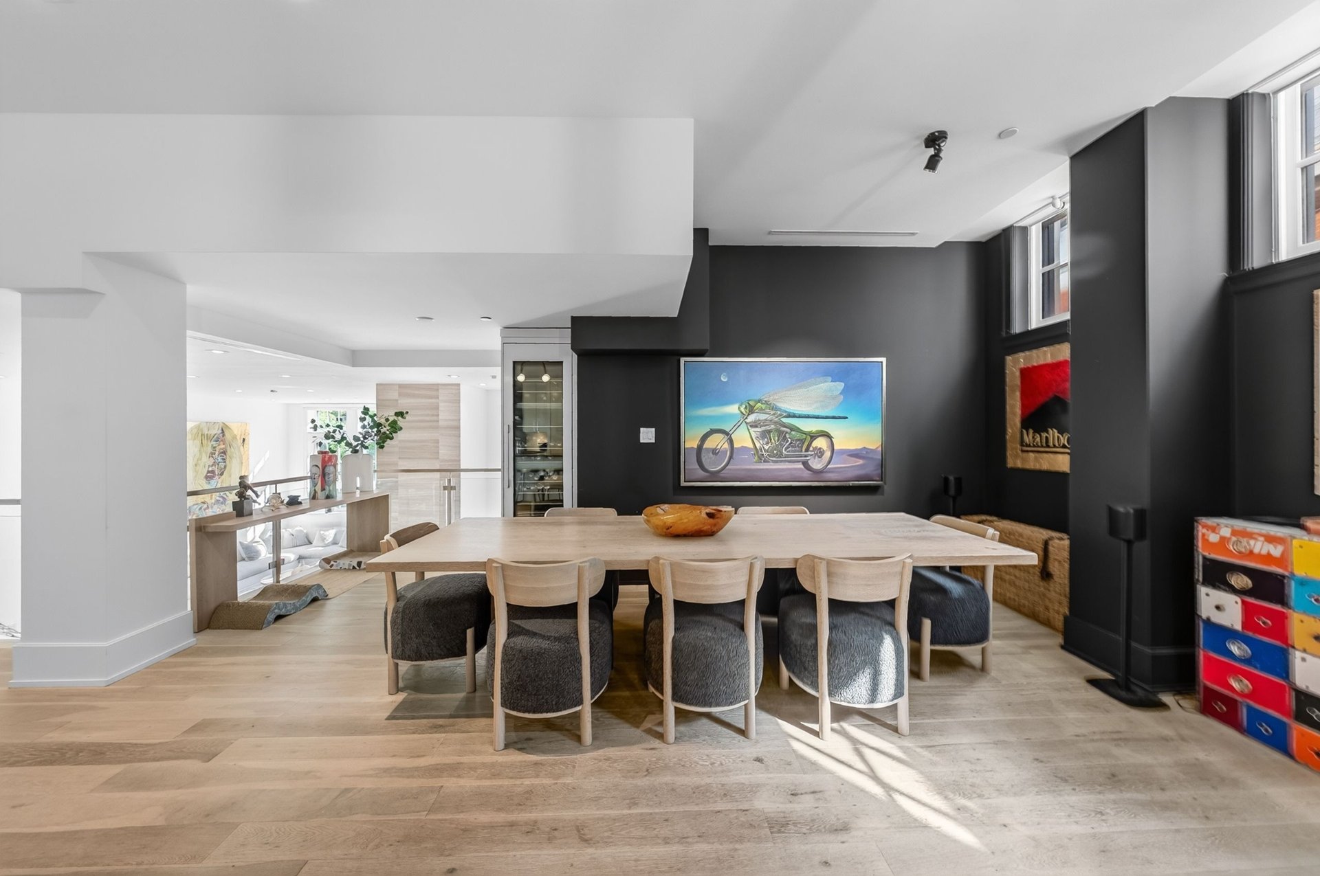 Ultra-Exclusive Yorkville Address